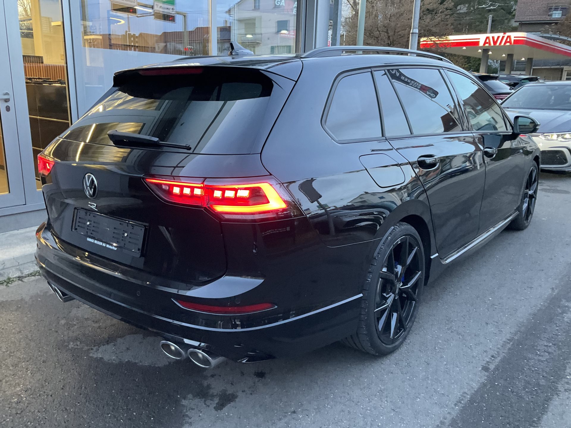 VW Golf Variant R 2.0 TSI 333PS 4 MOTION *** FACELIFT MIT TOPAUSSTATTUNG ***-showroom-element-3