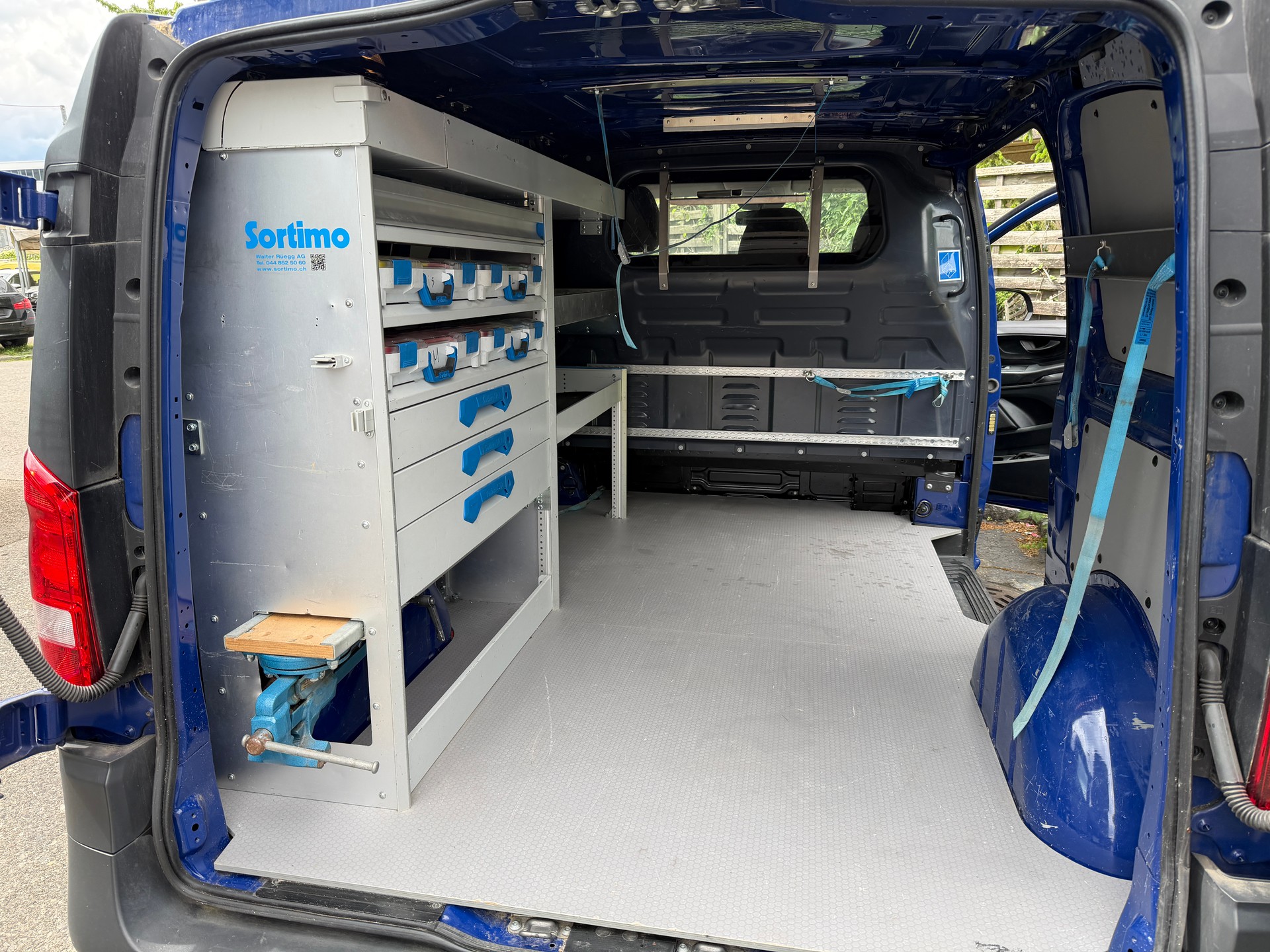 MERCEDES-BENZ Vito 116 CDI Base 3 Sitze-showroom-element-3