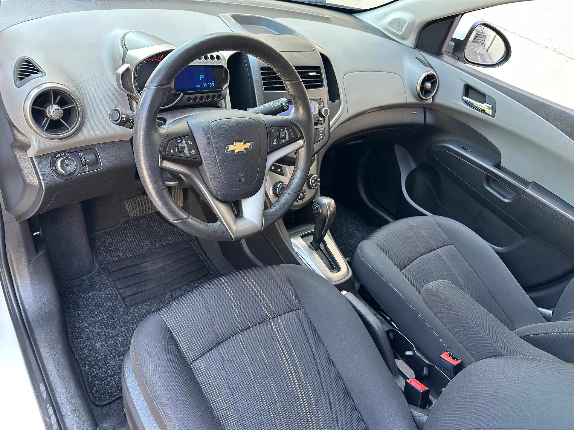 CHEVROLET AVEO 1.4 Automat-image-9