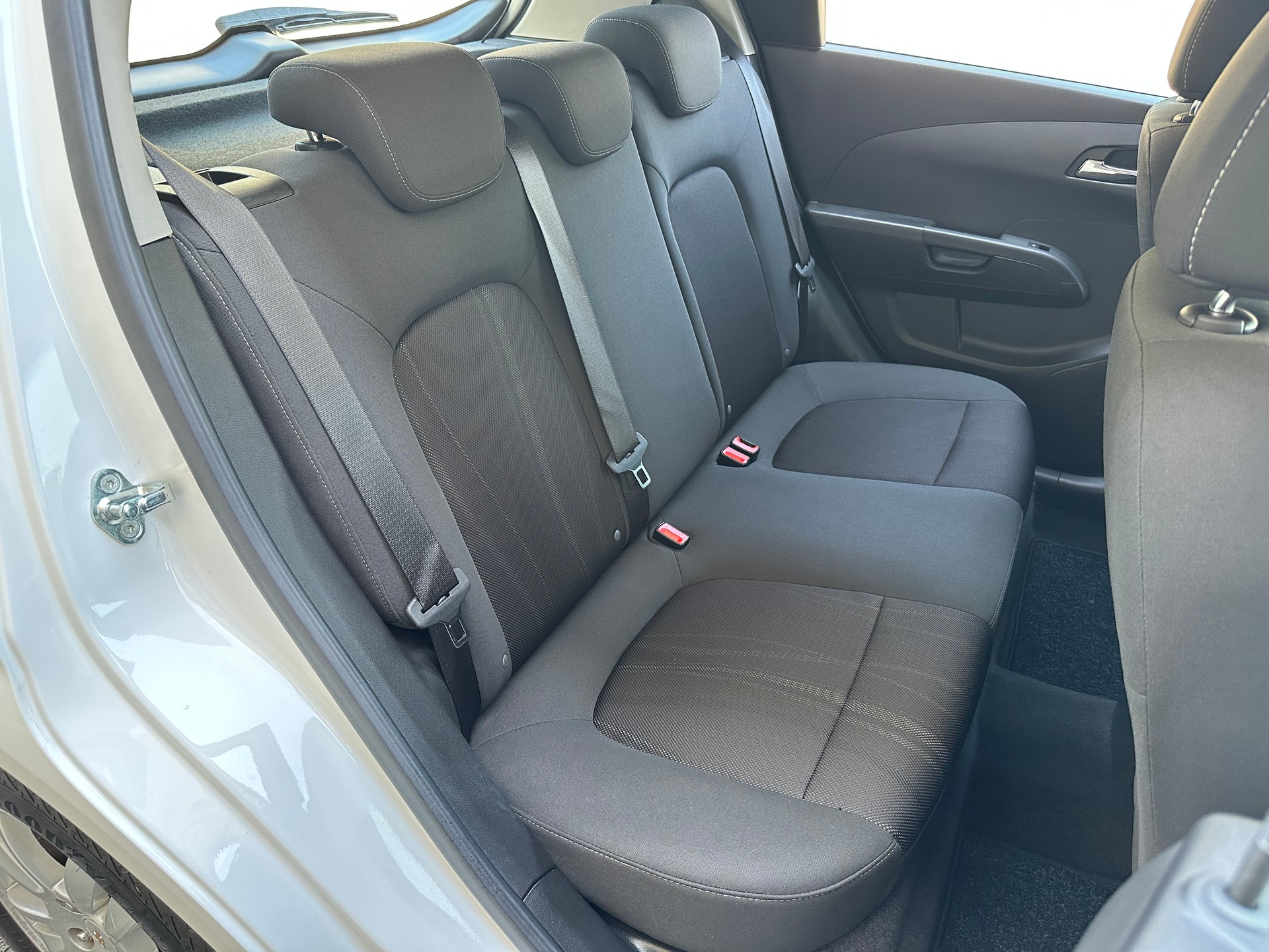 CHEVROLET AVEO 1.4 Automat-image-16