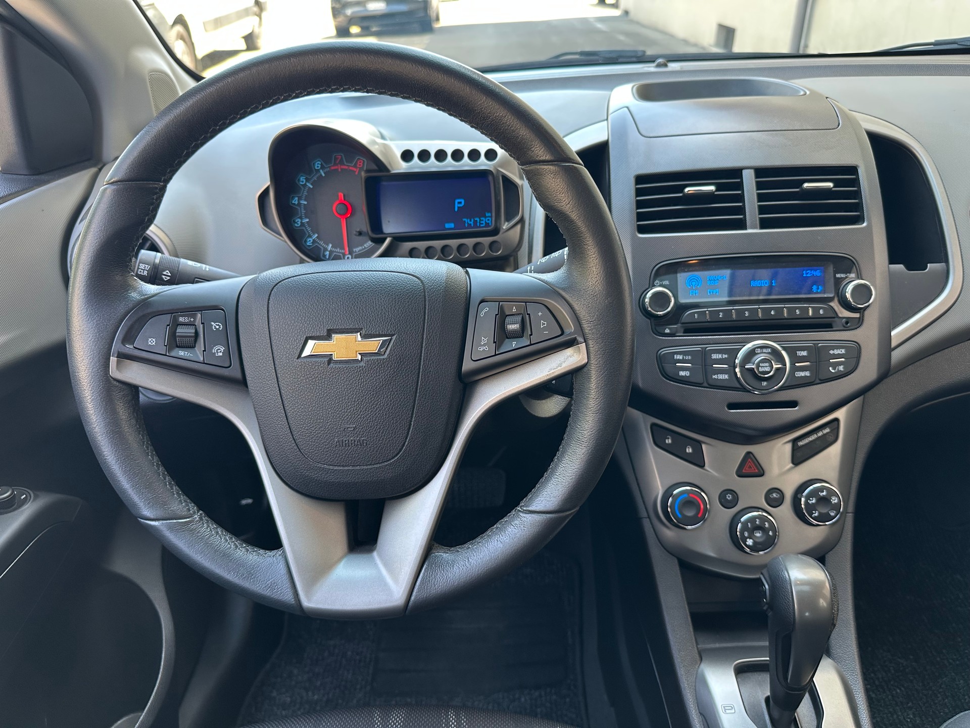 CHEVROLET AVEO 1.4 Automat-image-10