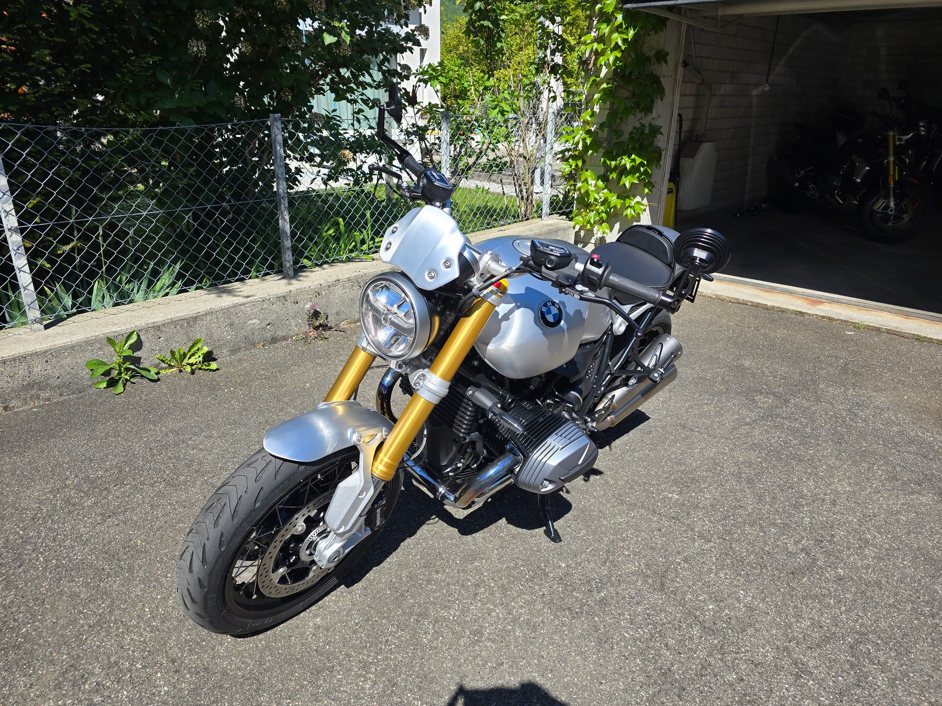 BMW R nineT-image-3