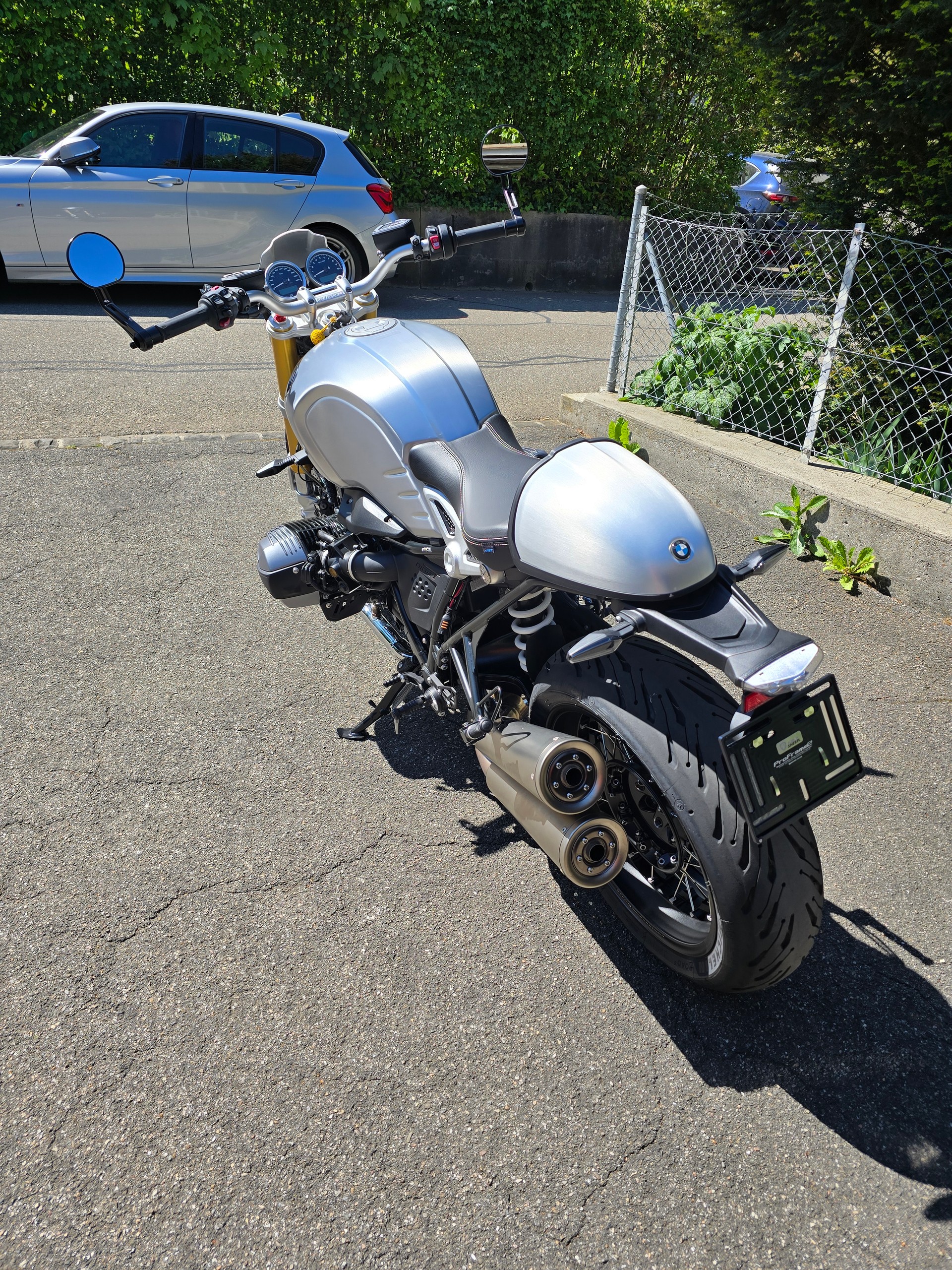 BMW R nineT-image-2