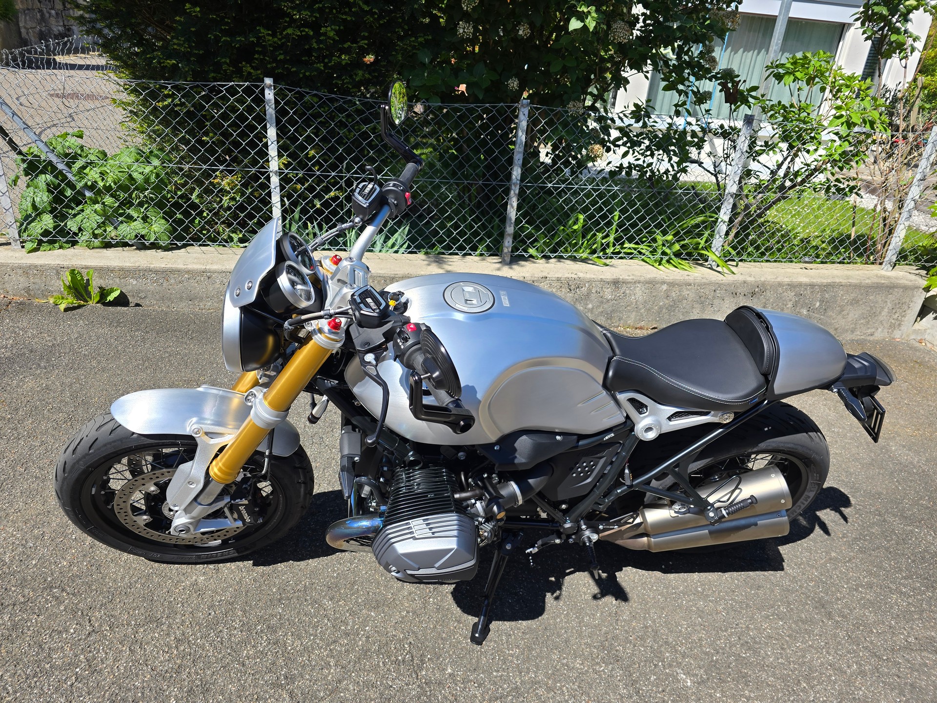 BMW R nineT-image-0