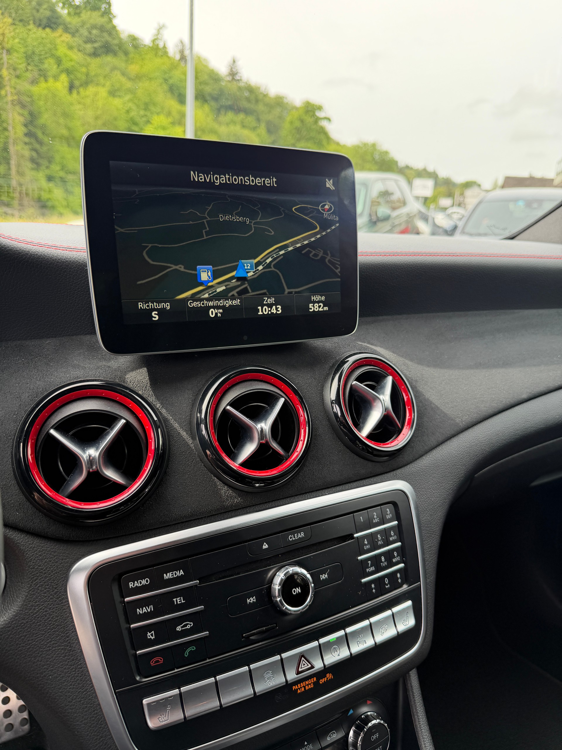 MERCEDES-BENZ GLA 45 AMG 4Matic 7G-DCT-image-12