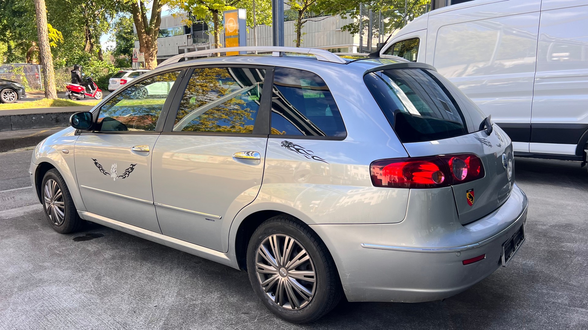 FIAT Croma 1.9 16V JTD Dynamic Automatic-image-4