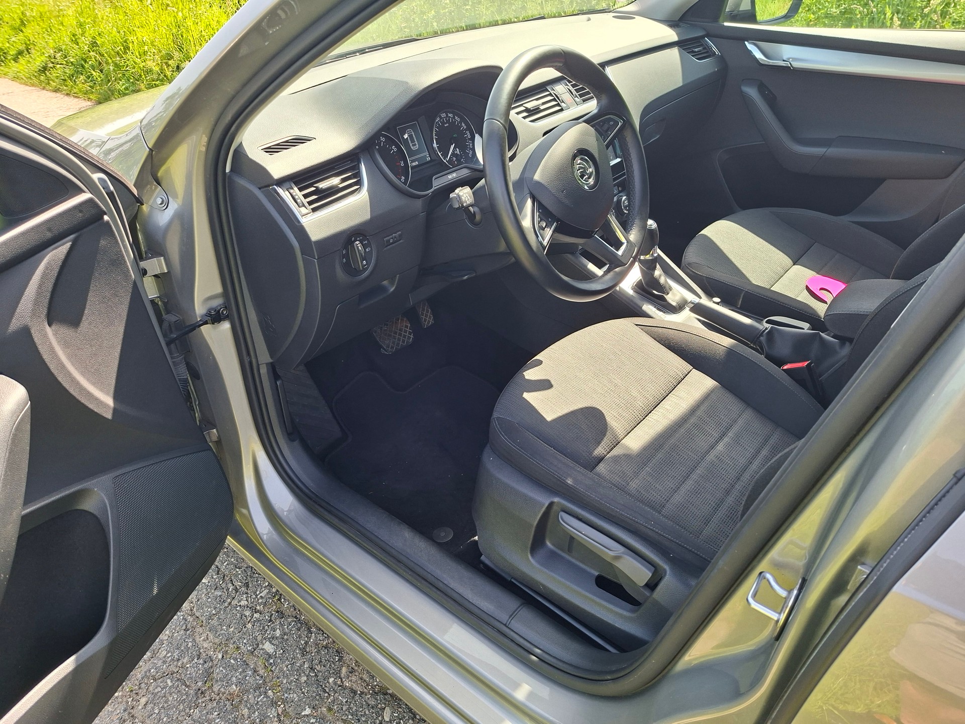 SKODA Octavia Combi 1.8 TSI Style 4x4 DSG-image-8