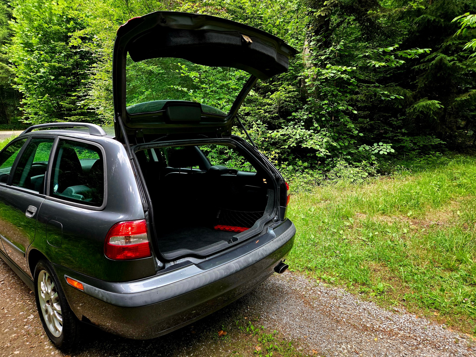 VOLVO V40 2.0T Nordic-image-2
