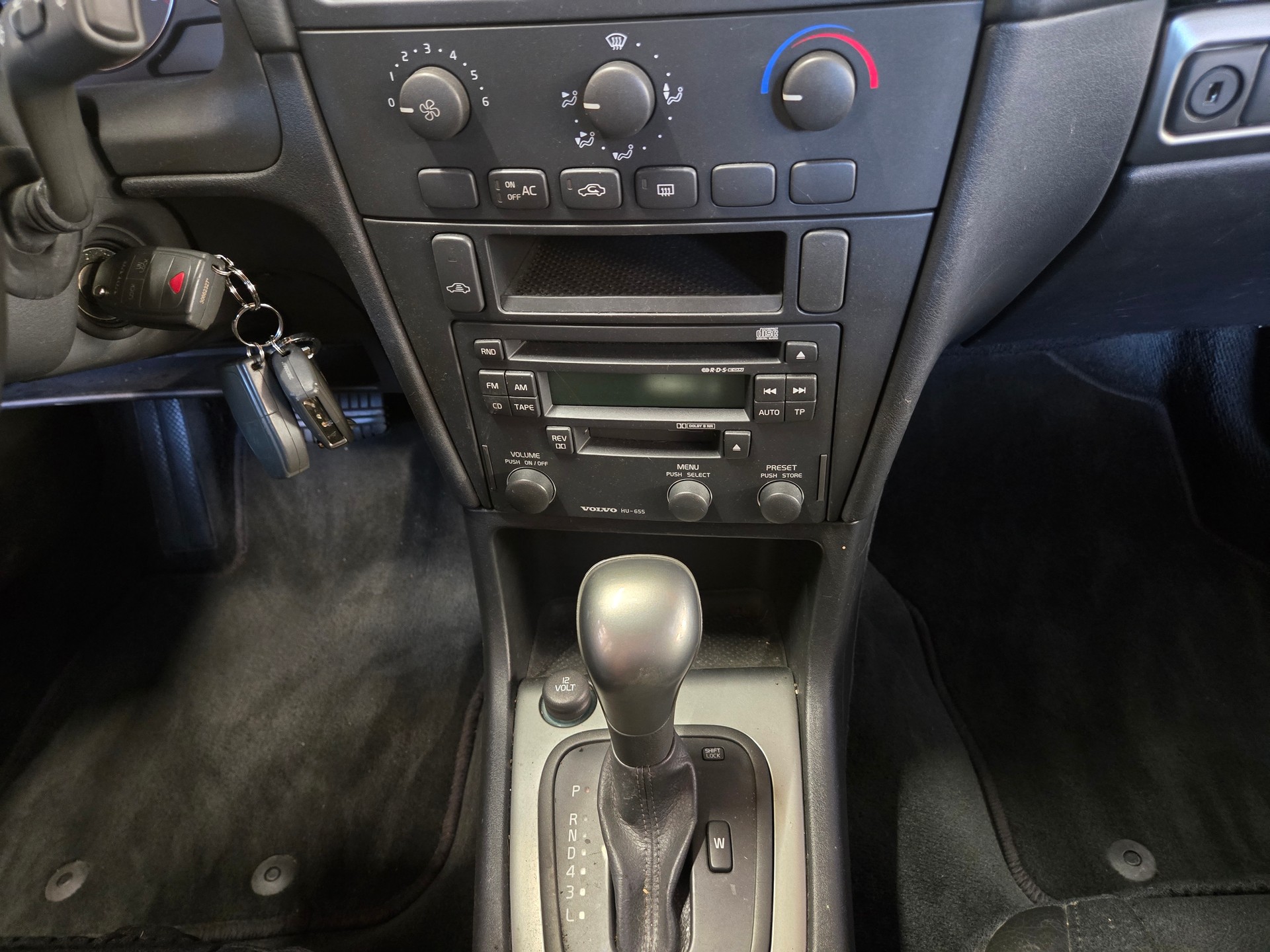 VOLVO V40 2.0T Nordic-image-3