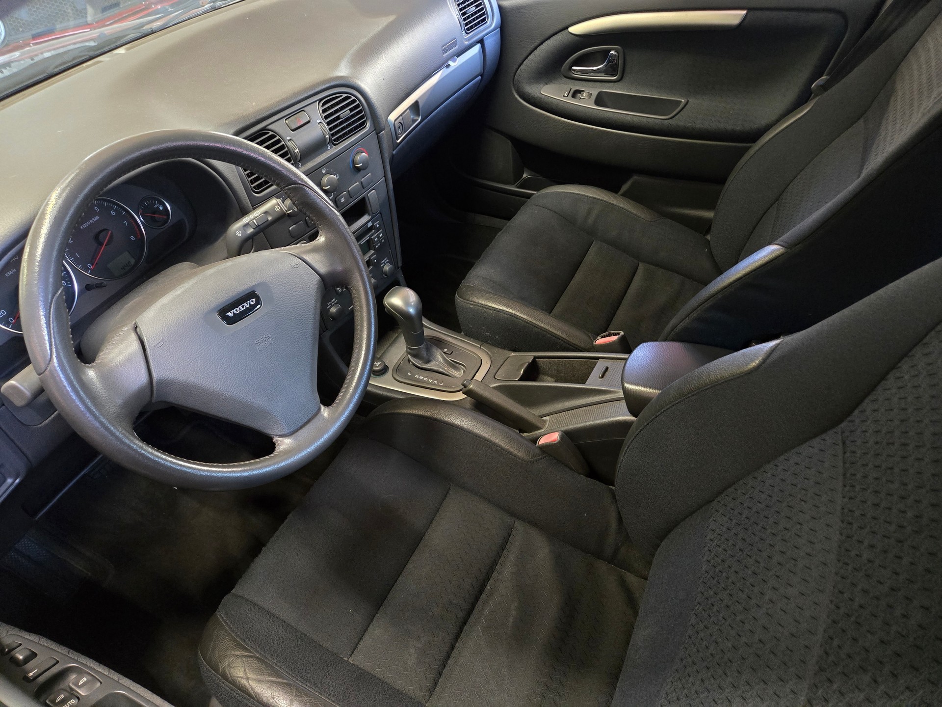 VOLVO V40 2.0T Nordic-image-10