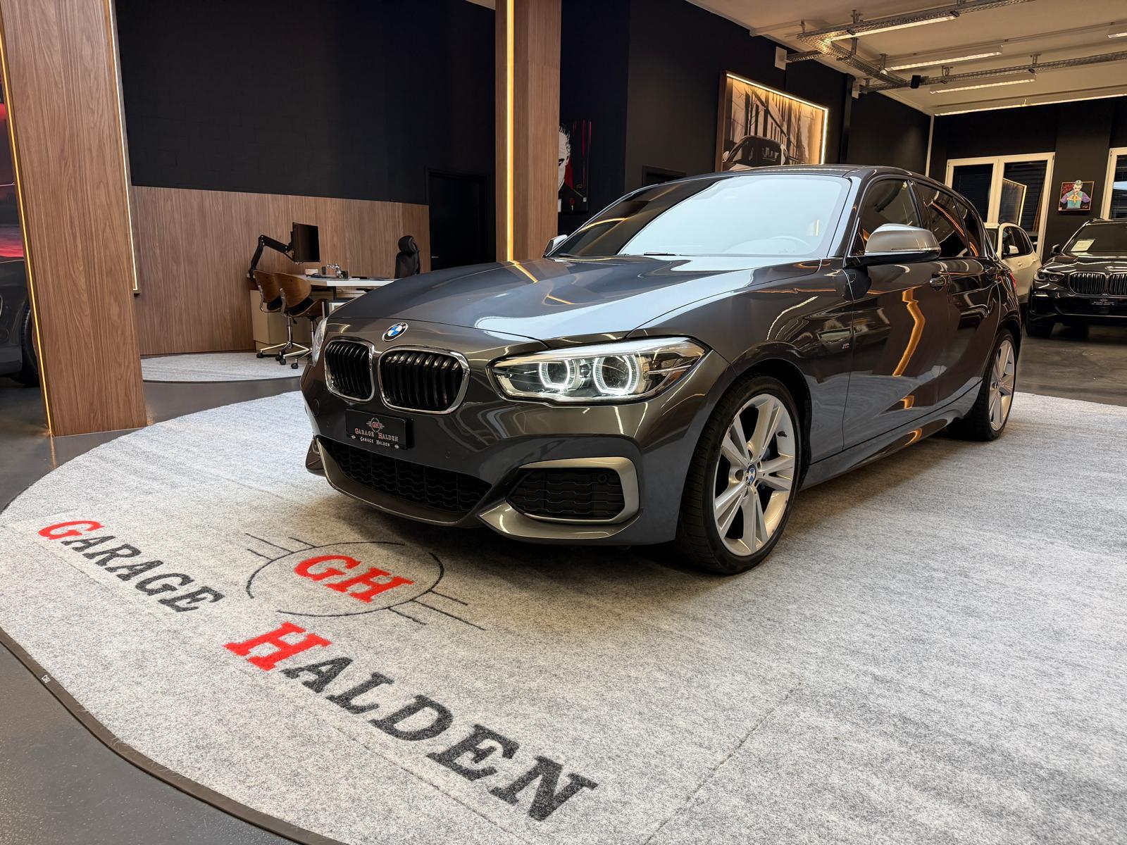 BMW M140i xDrive-showroom-element-3