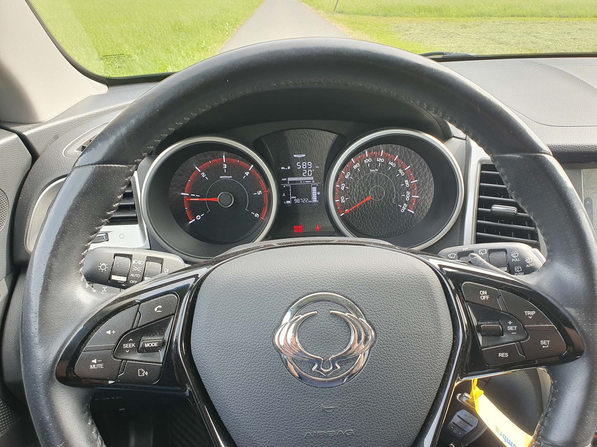 KGM-SsangYong Tivoli 1.6 e-XDi ME Edition 4WD-image-12