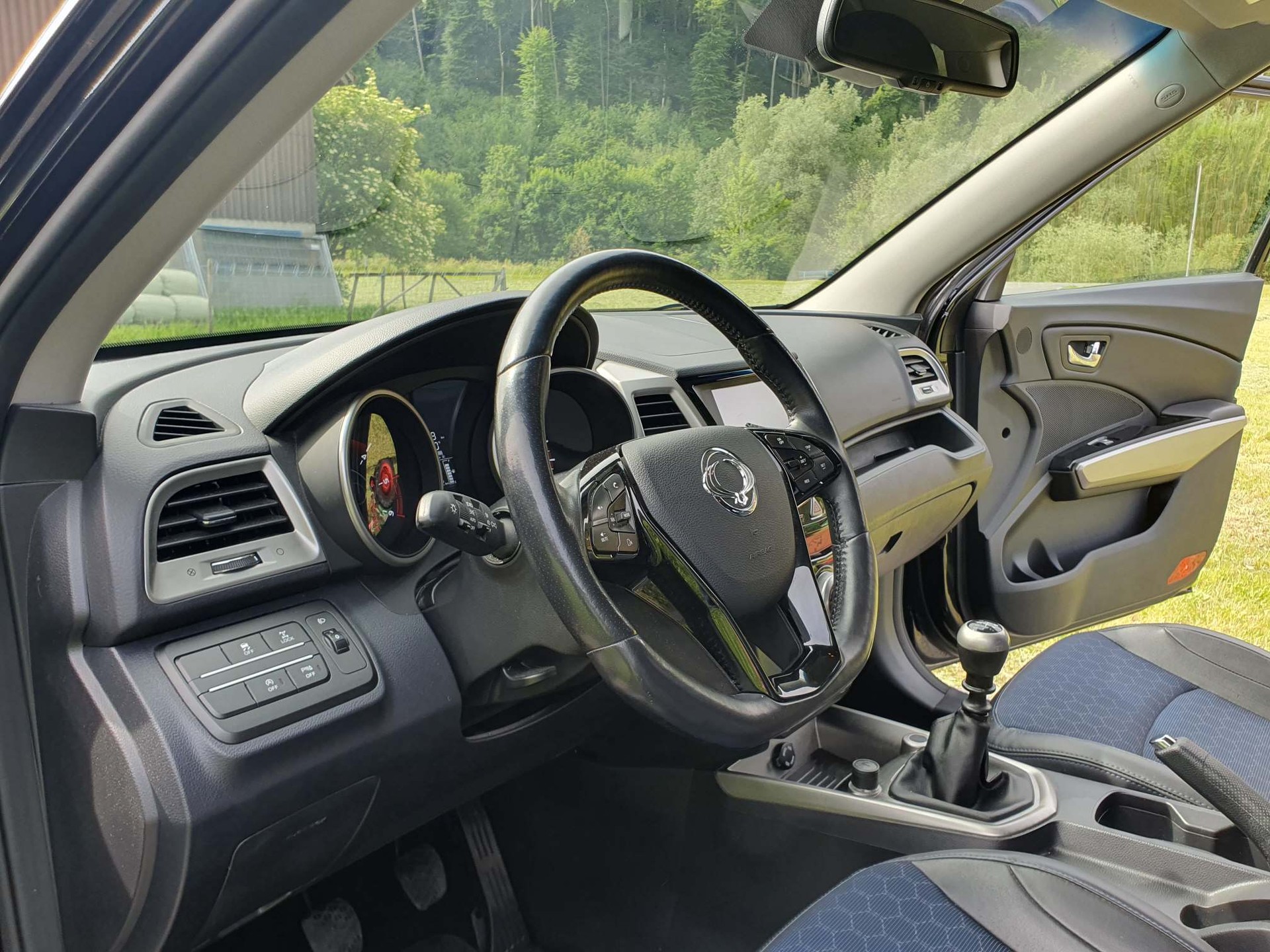 KGM-SsangYong Tivoli 1.6 e-XDi ME Edition 4WD-image-8