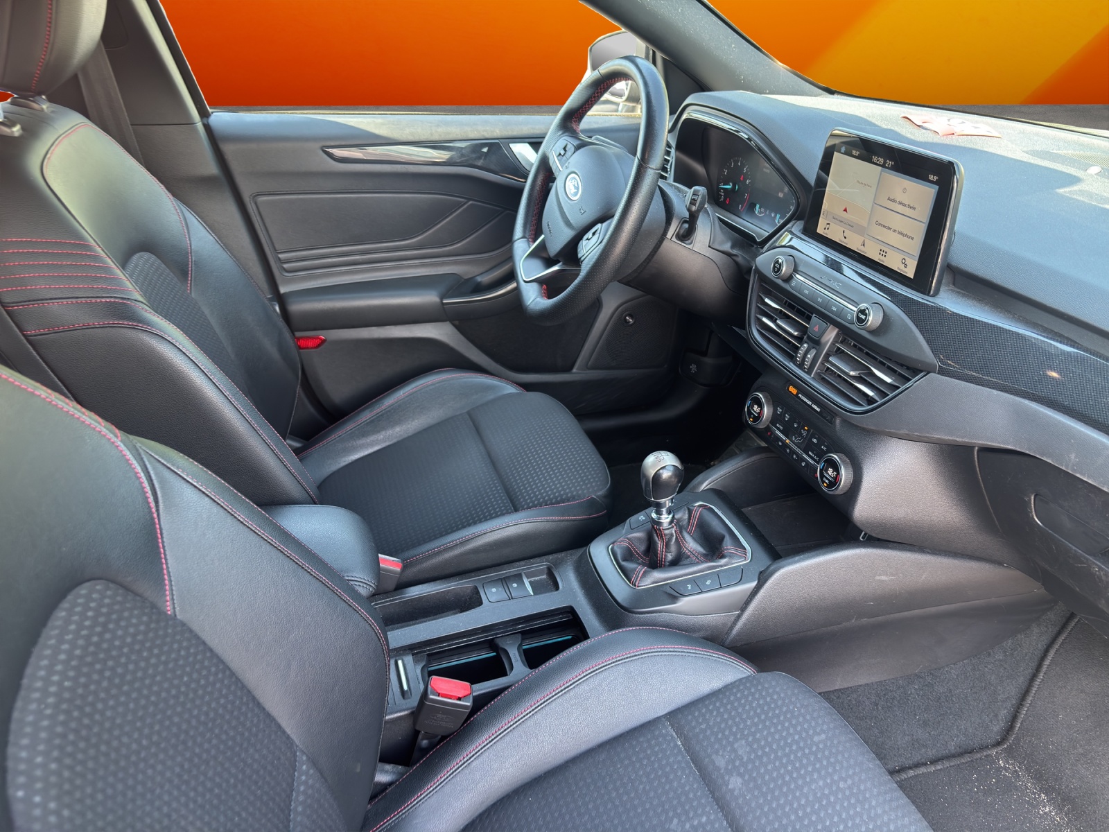 FORD Focus 1.0 SCTi ST Line-image-10