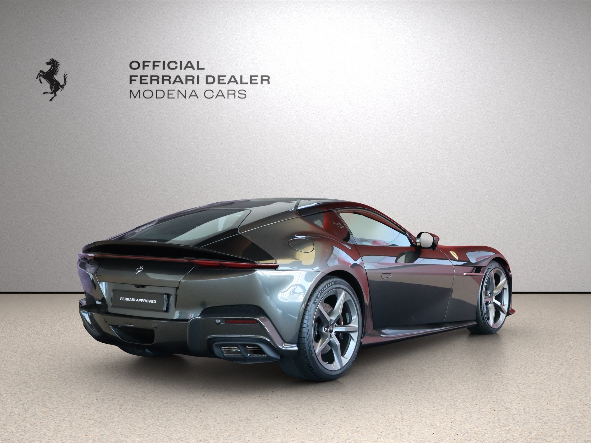 FERRARI 12 Cilindri-showroom-element-1