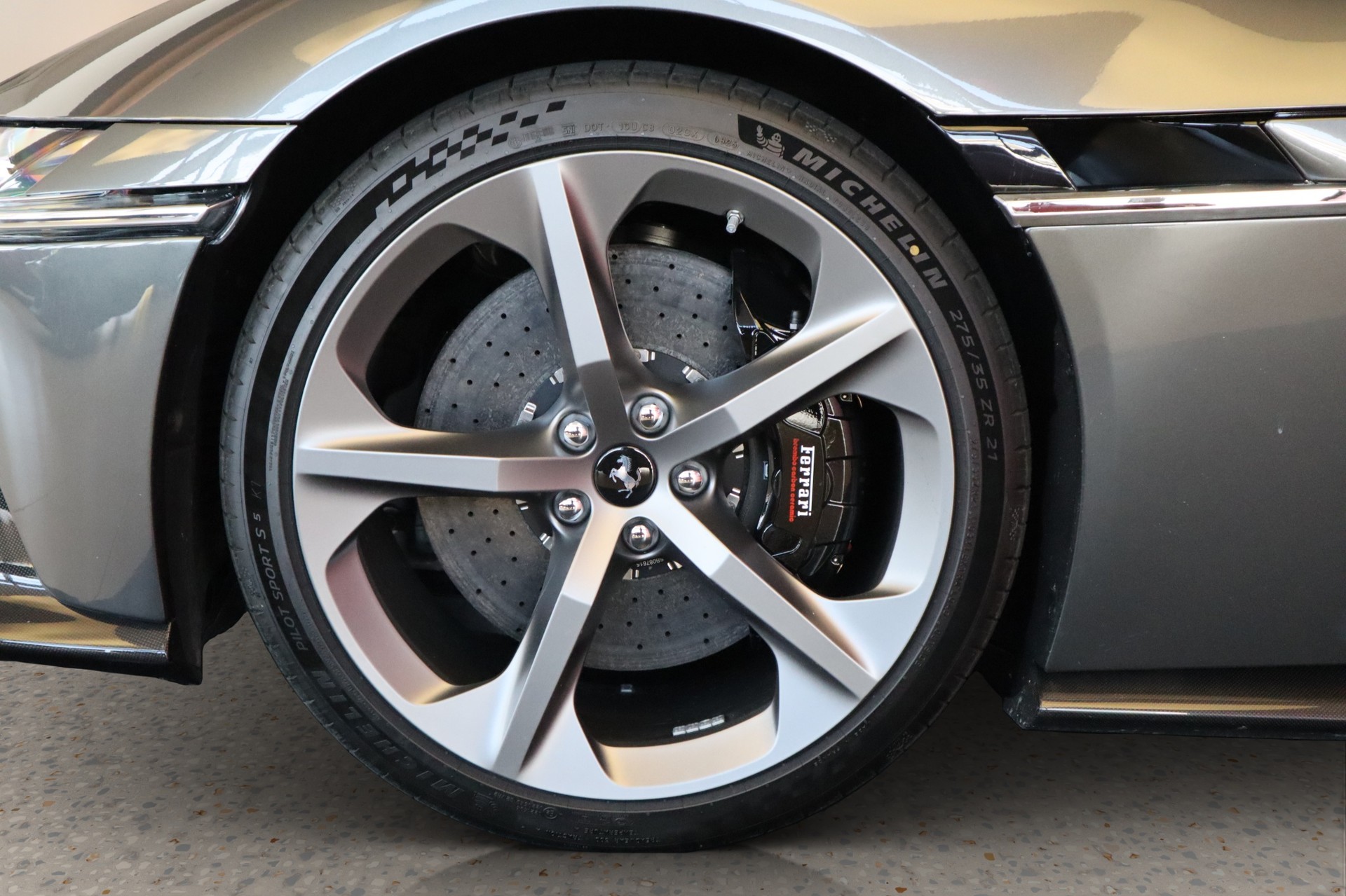 FERRARI 12 Cilindri-image-24