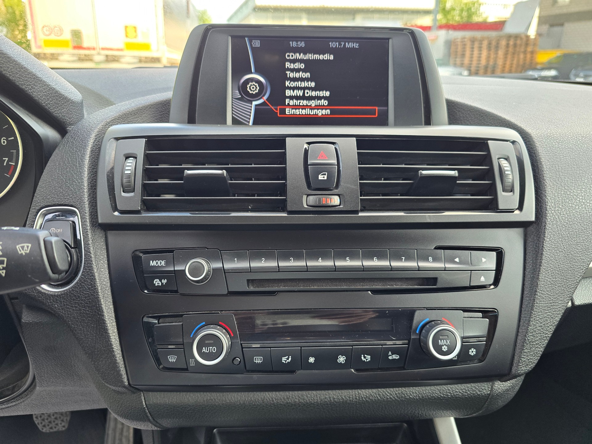 BMW 116i Urban Line-image-17