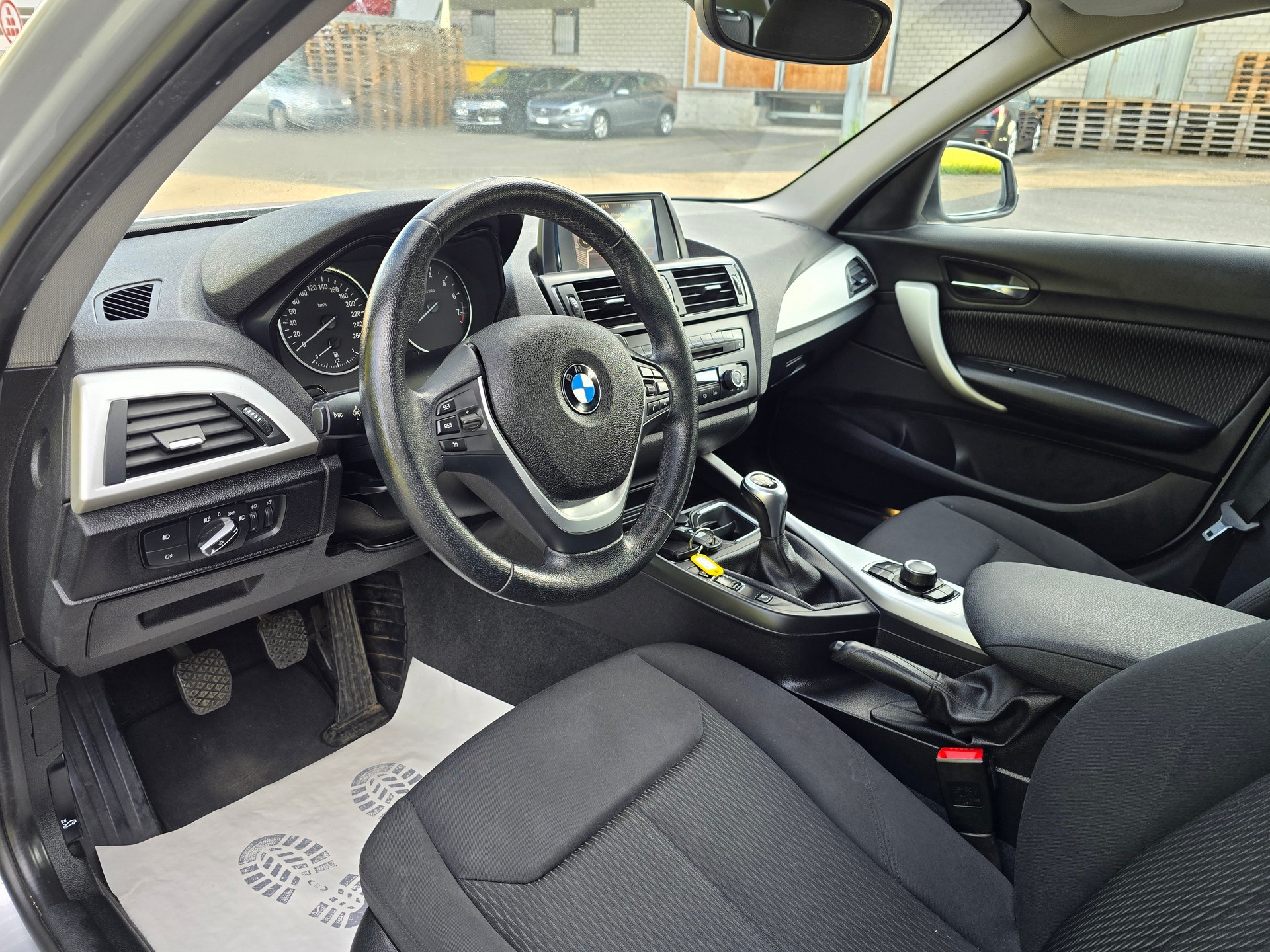 BMW 116i Urban Line-image-10