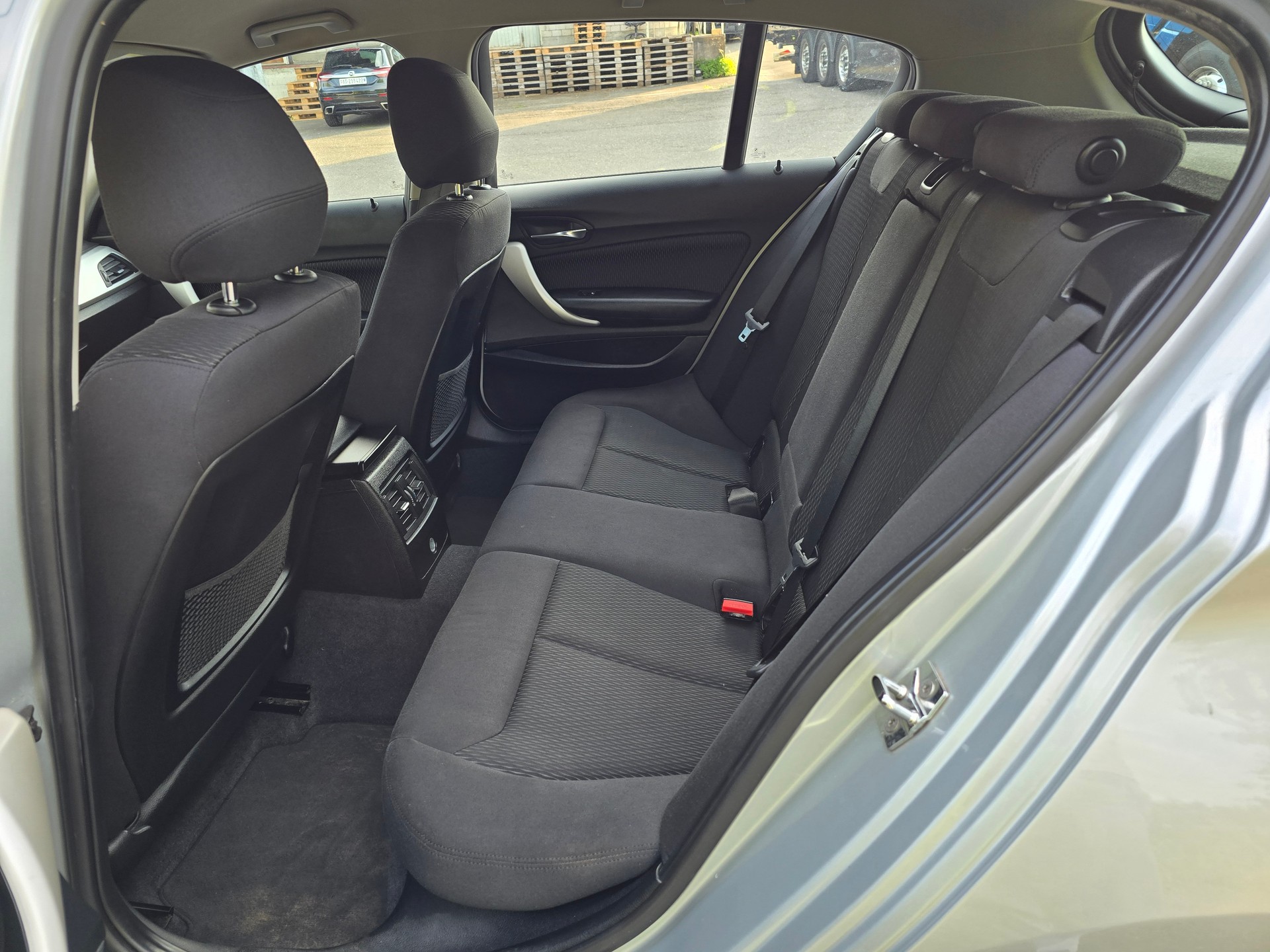 BMW 116i Urban Line-image-12