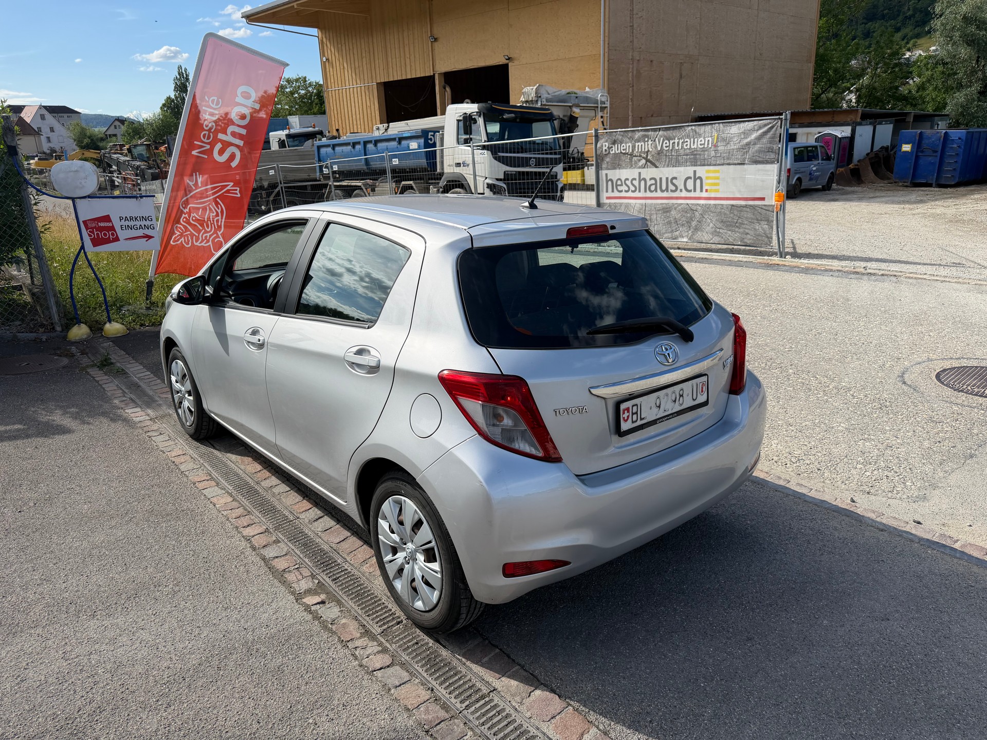 TOYOTA Yaris 1.33 Luna-image-1