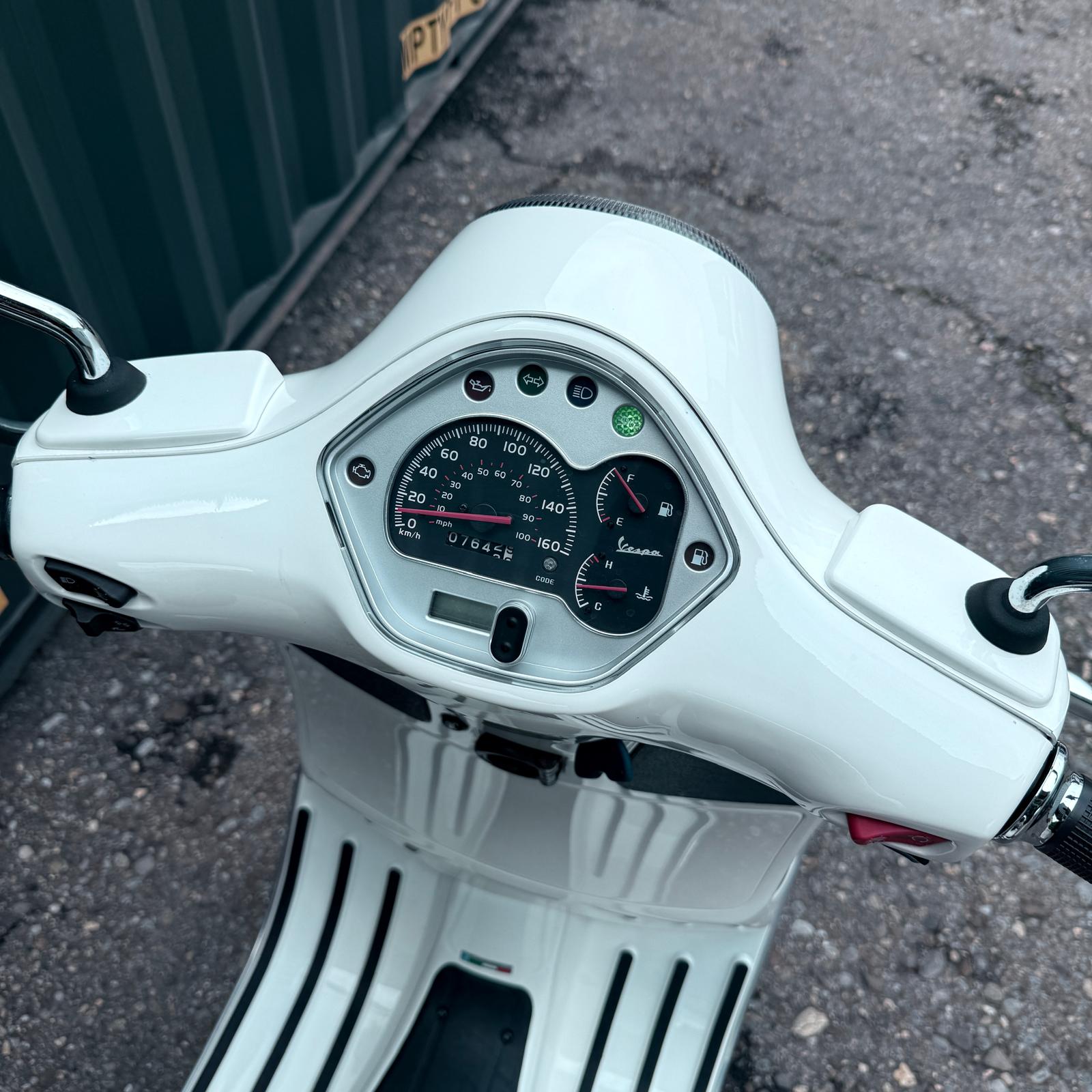 PIAGGIO Vespa GTS Super 300 i.e Sport-image-7
