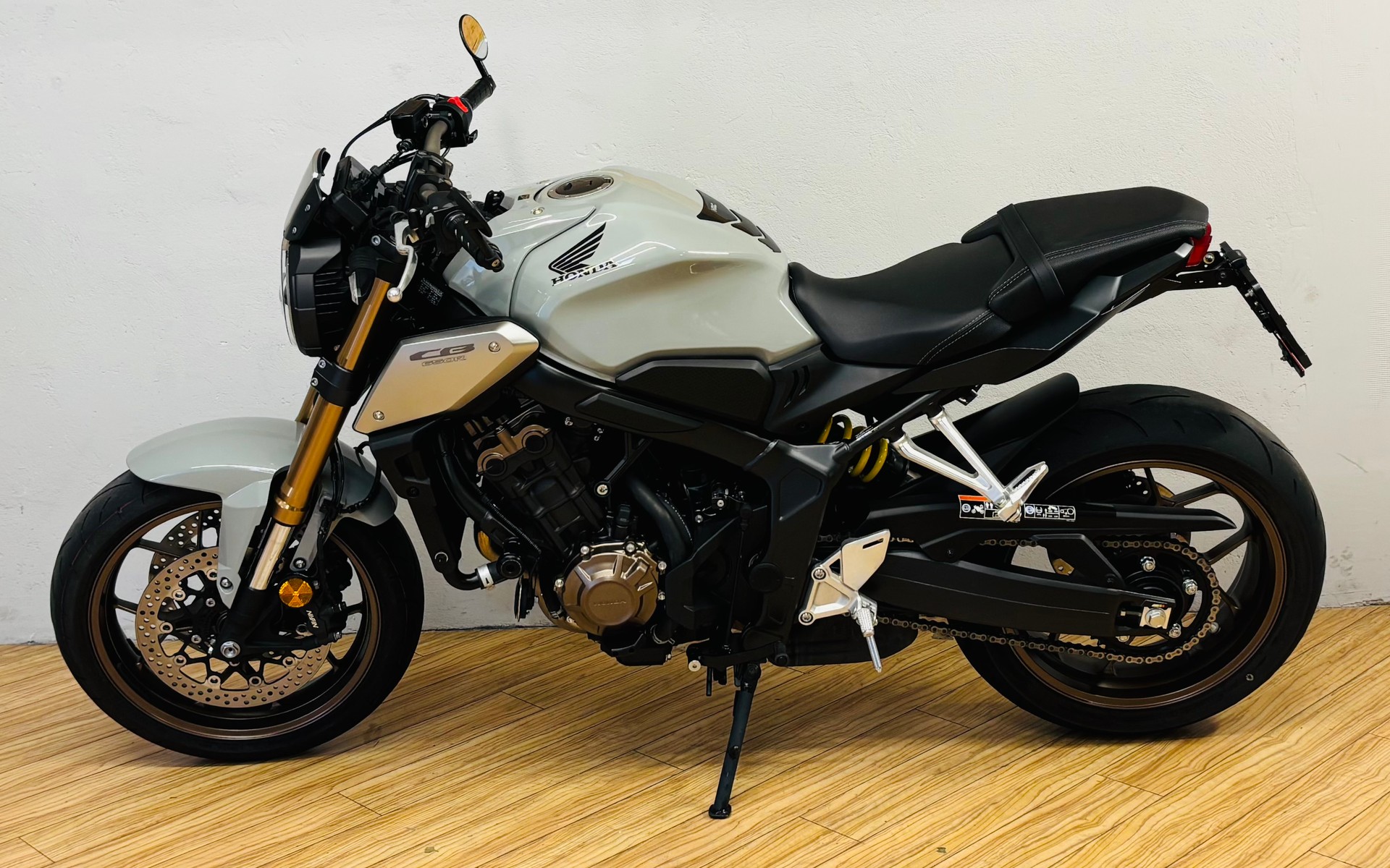 HONDA CB 650 R-image-5