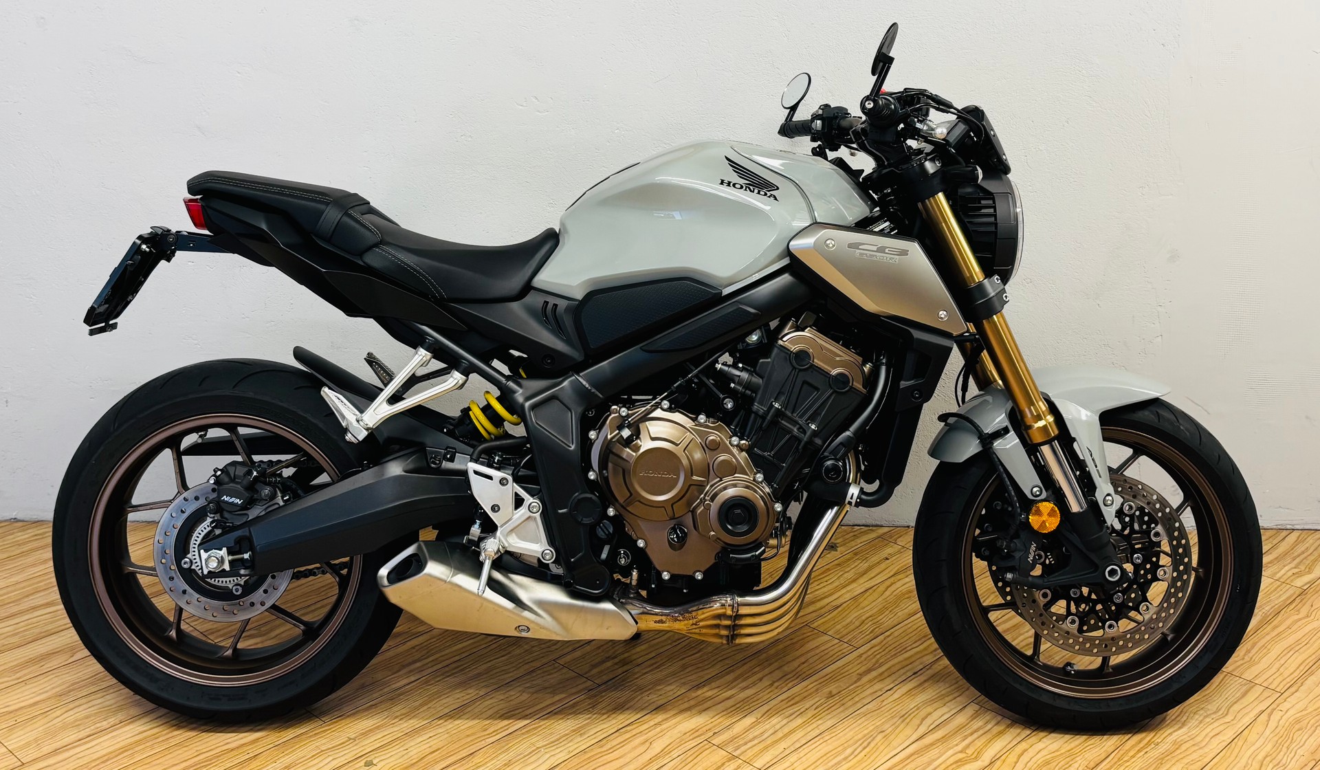 HONDA CB 650 R-image-1