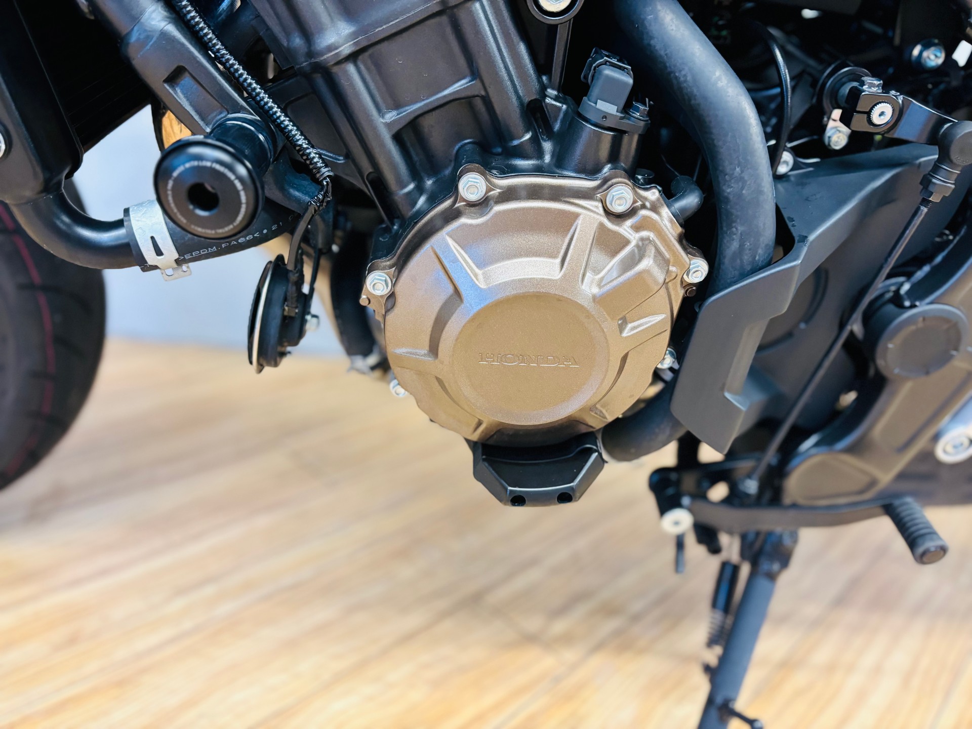 HONDA CB 650 R-image-8