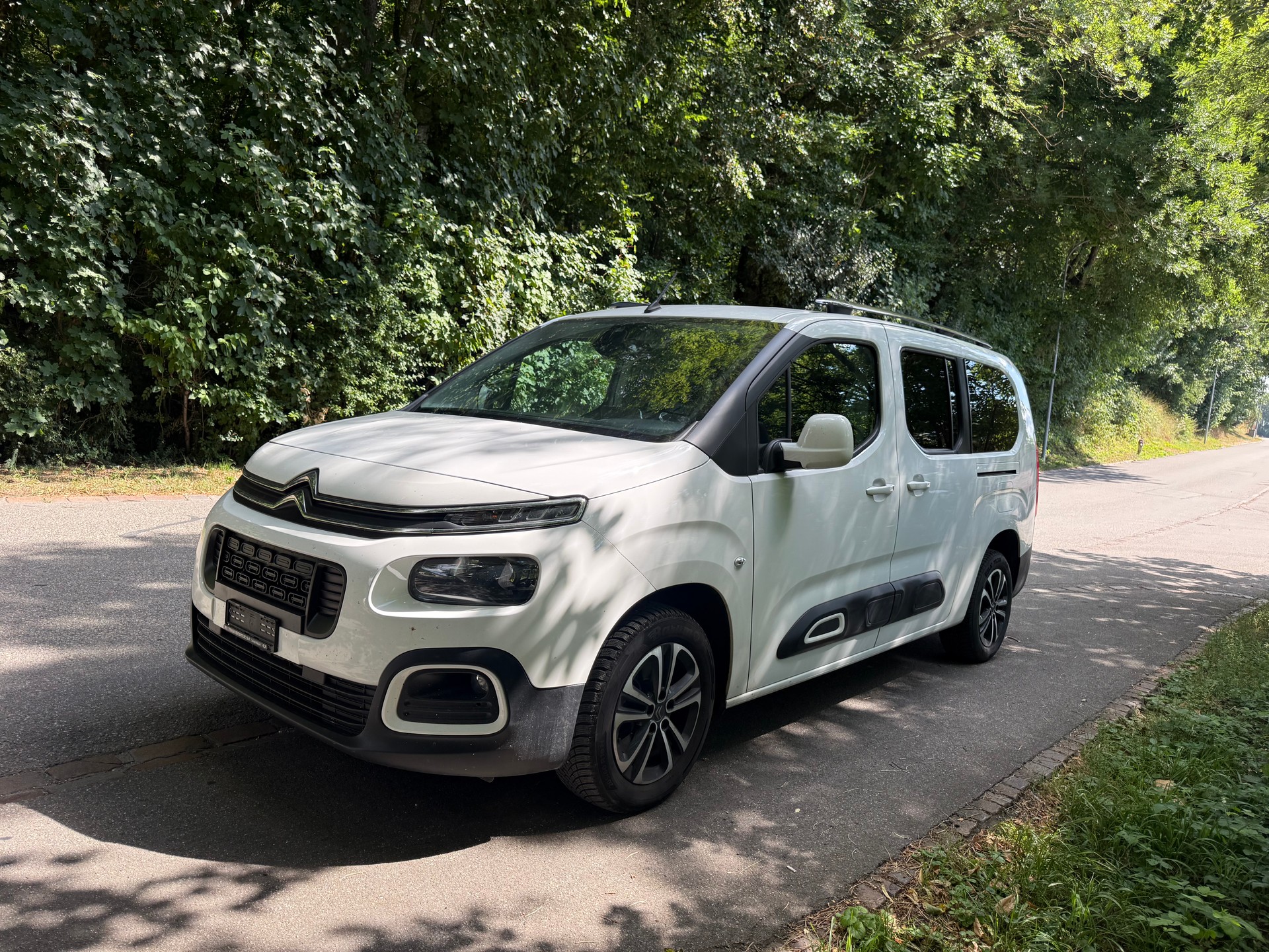 CITROEN Berlingo XL 1.2i PureTech Feel Pack EAT8-showroom-element-1