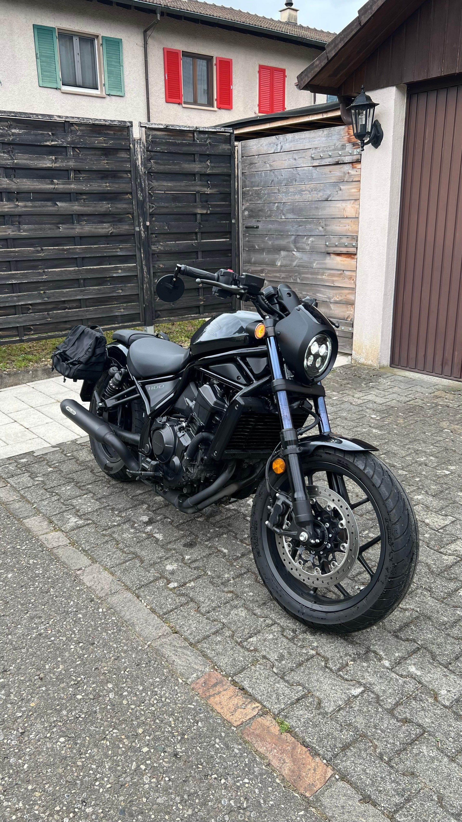 HONDA CMX 1100 Rebel-image-1