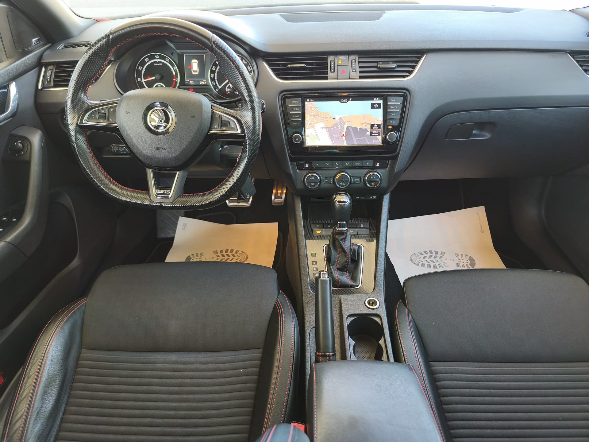 SKODA Octavia Combi 2.0 TSI RS DSG-image-18