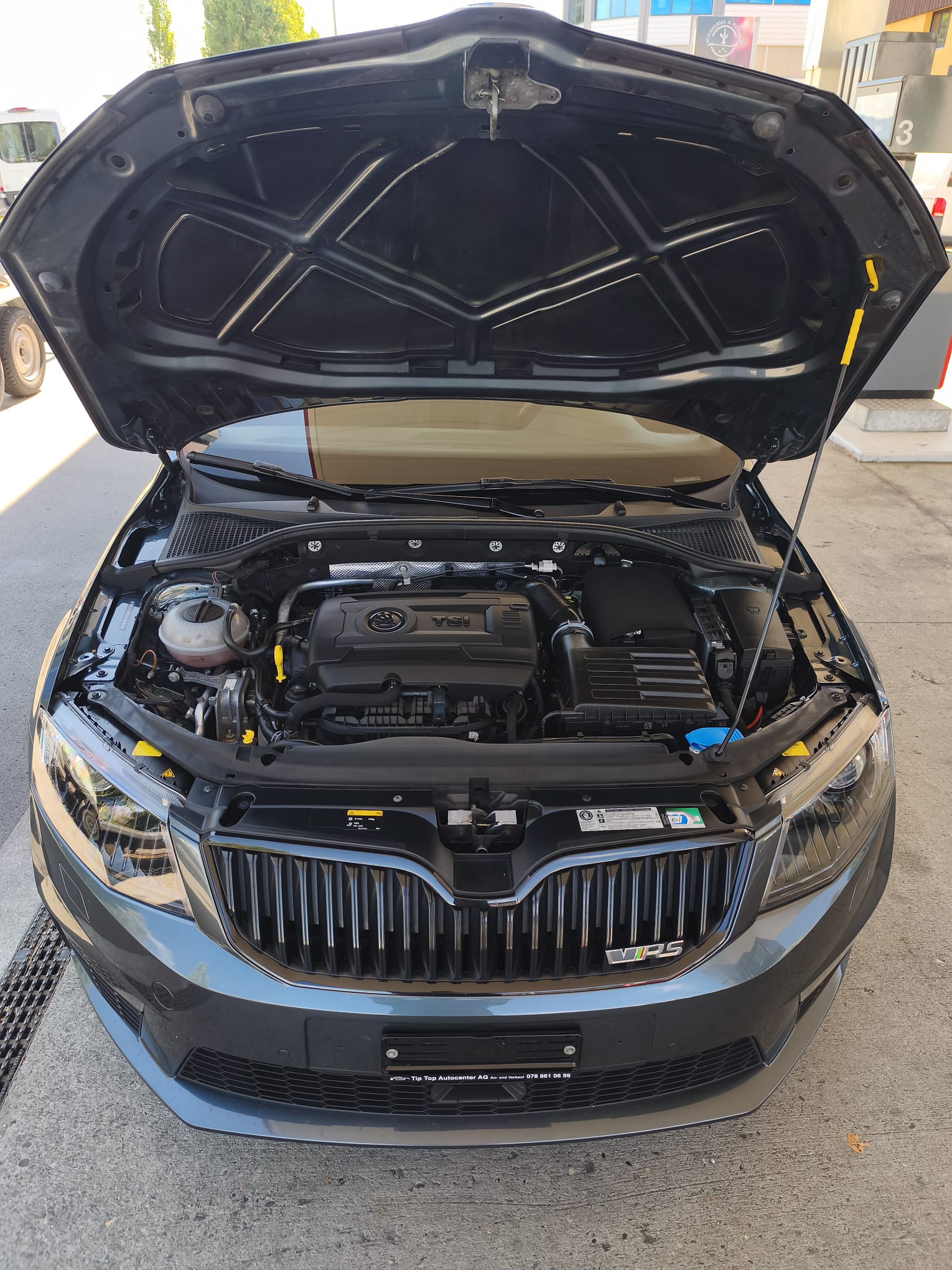 SKODA Octavia Combi 2.0 TSI RS DSG-image-17