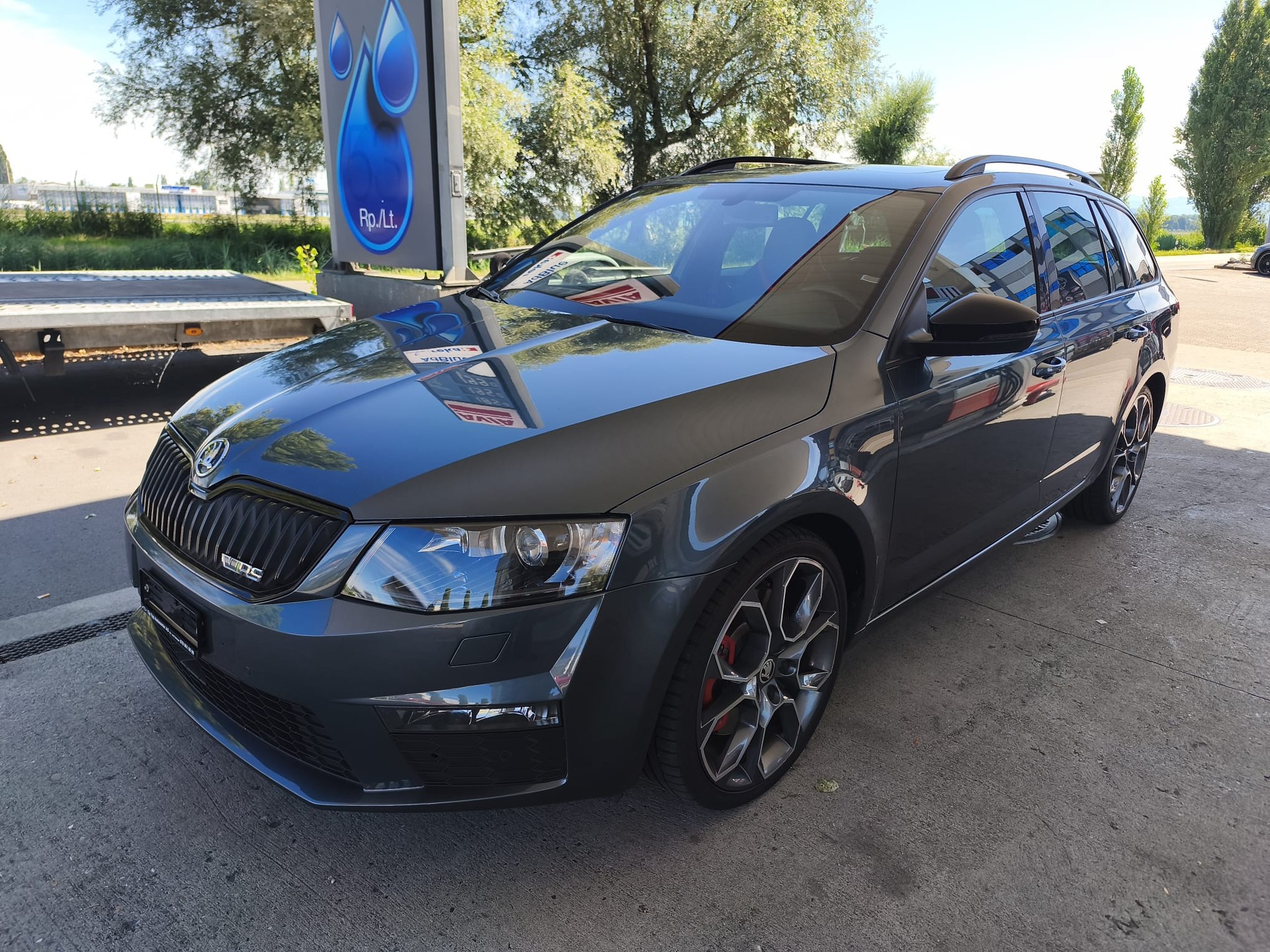 SKODA Octavia Combi 2.0 TSI RS DSG-showroom-element-1