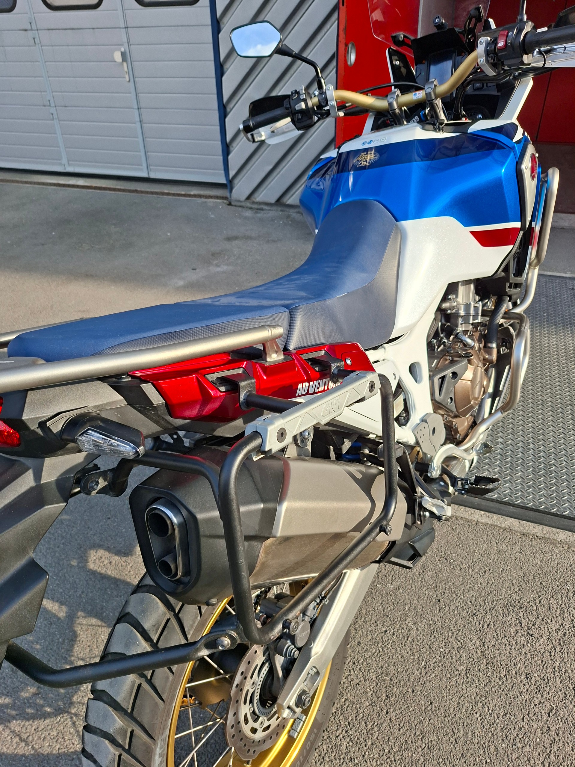 HONDA CRF 1000A Adventure Africa Twin-image-3