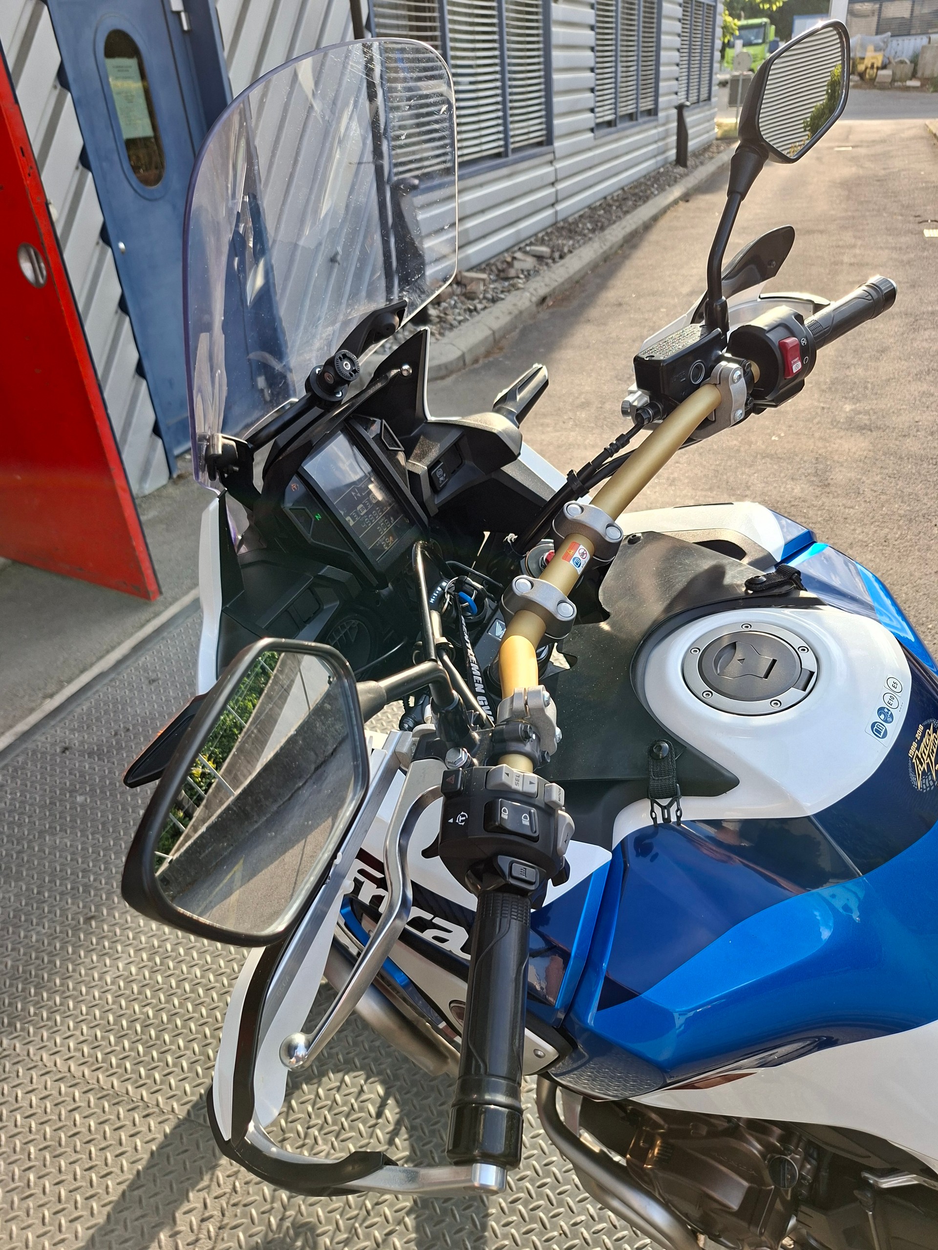 HONDA CRF 1000A Adventure Africa Twin-image-5