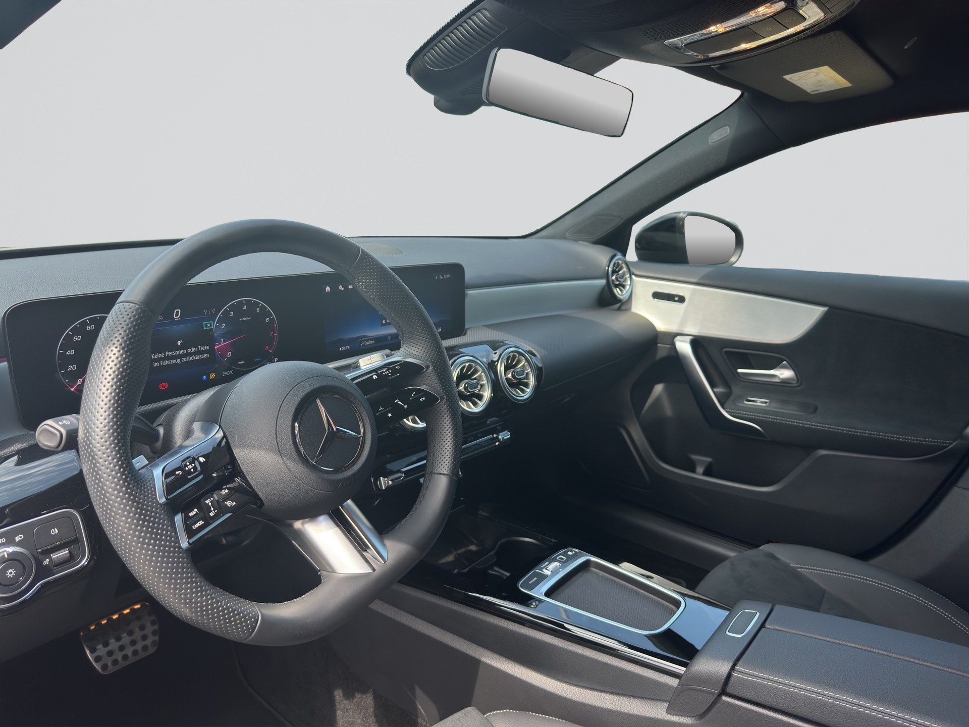 MERCEDES-BENZ A 200 7G-DCT AMG Line Night-image-7