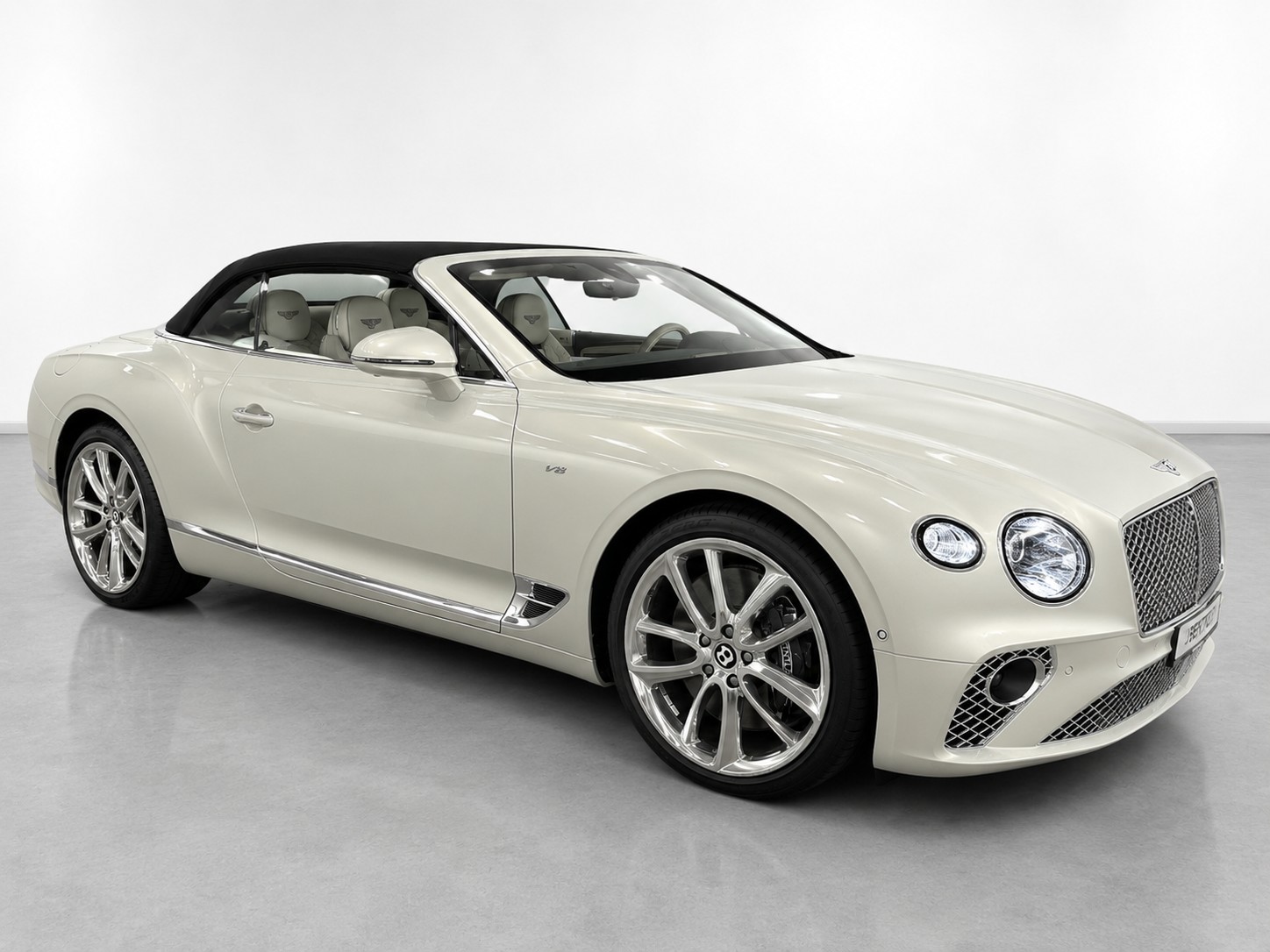 BENTLEY Bentley Continental GTC 4.0 V8 Mulliner-showroom-element-2