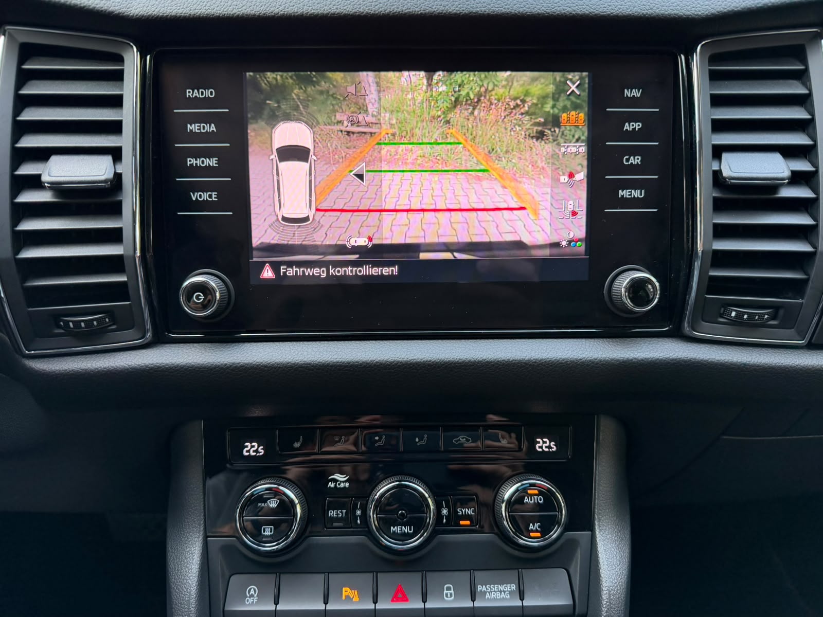 SKODA Kodiaq 2.0 TDI CR Ambition 4x4 DSG-image-21