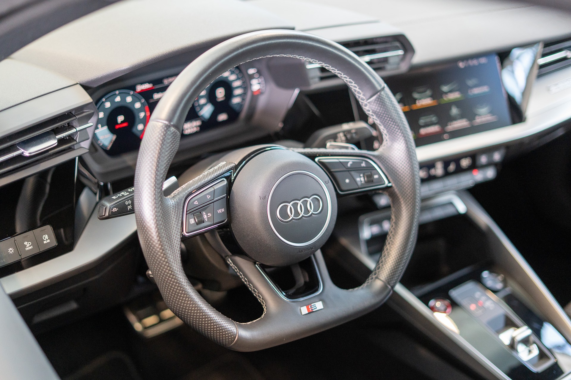 AUDI S3 Limousine 2.0 TFSI quattro S-Tronic / Virtual Cockpit / Abstand-tempomat / Sitzheizung-image-9