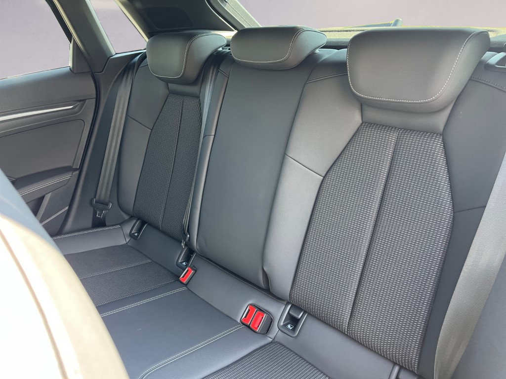 AUDI A3 Sportback TFSI 110 kW advanced Attraction S-tronic-image-15