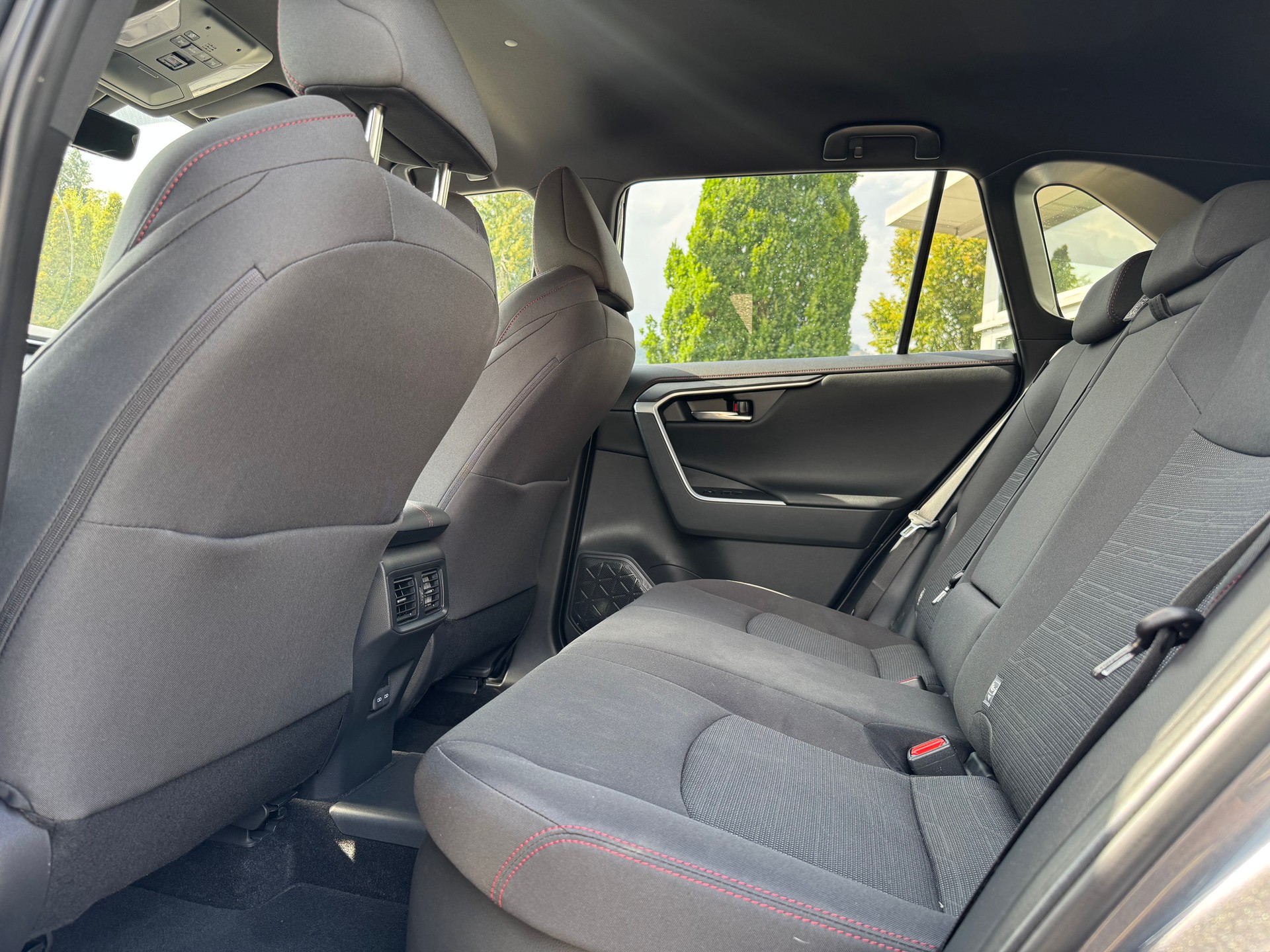 TOYOTA RAV-4 2.5 PHEV Trend e-CVT 4WD-image-14
