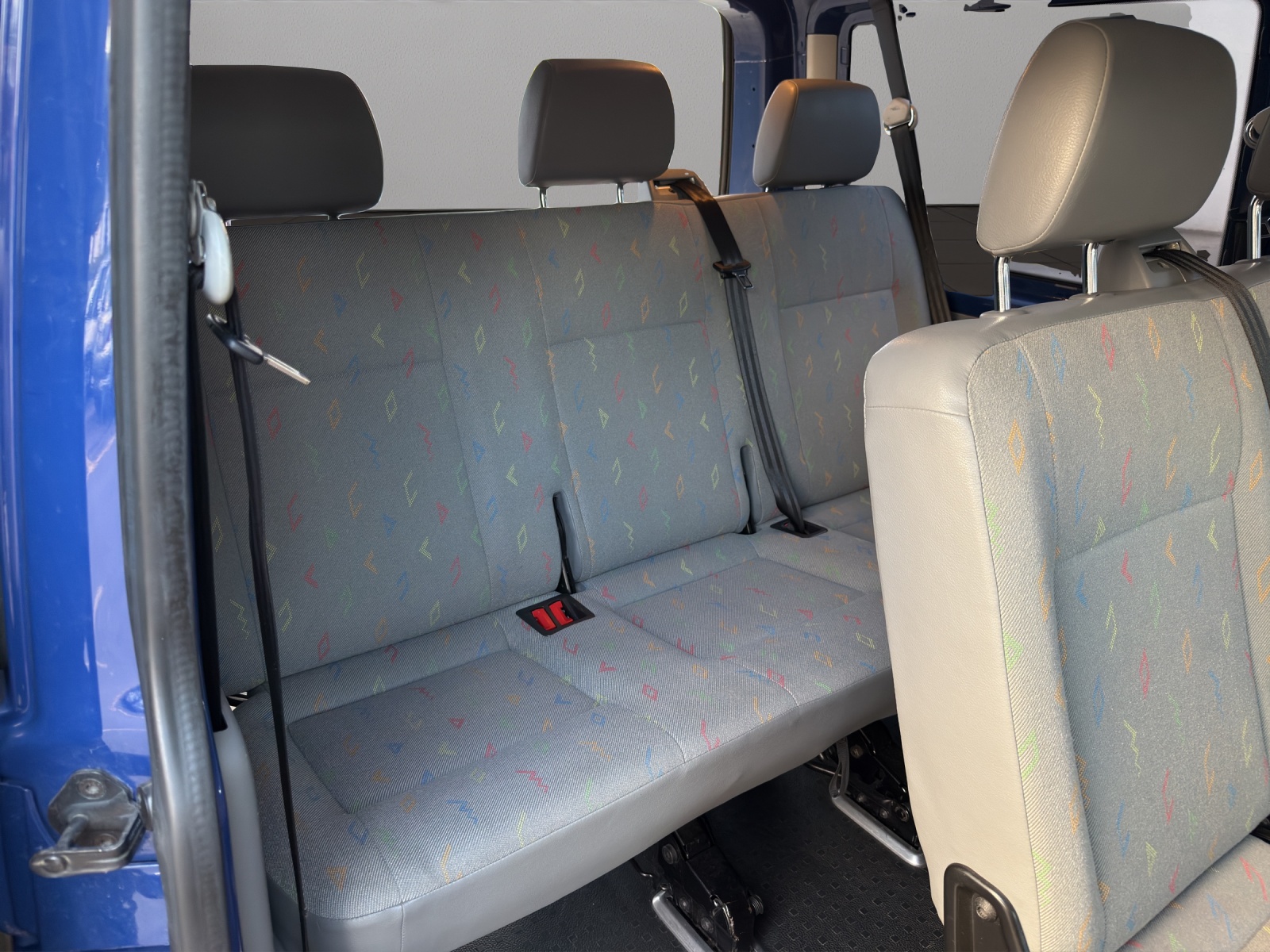 VW T5 Caravelle Trend 2.5TDI PD 4M-image-17