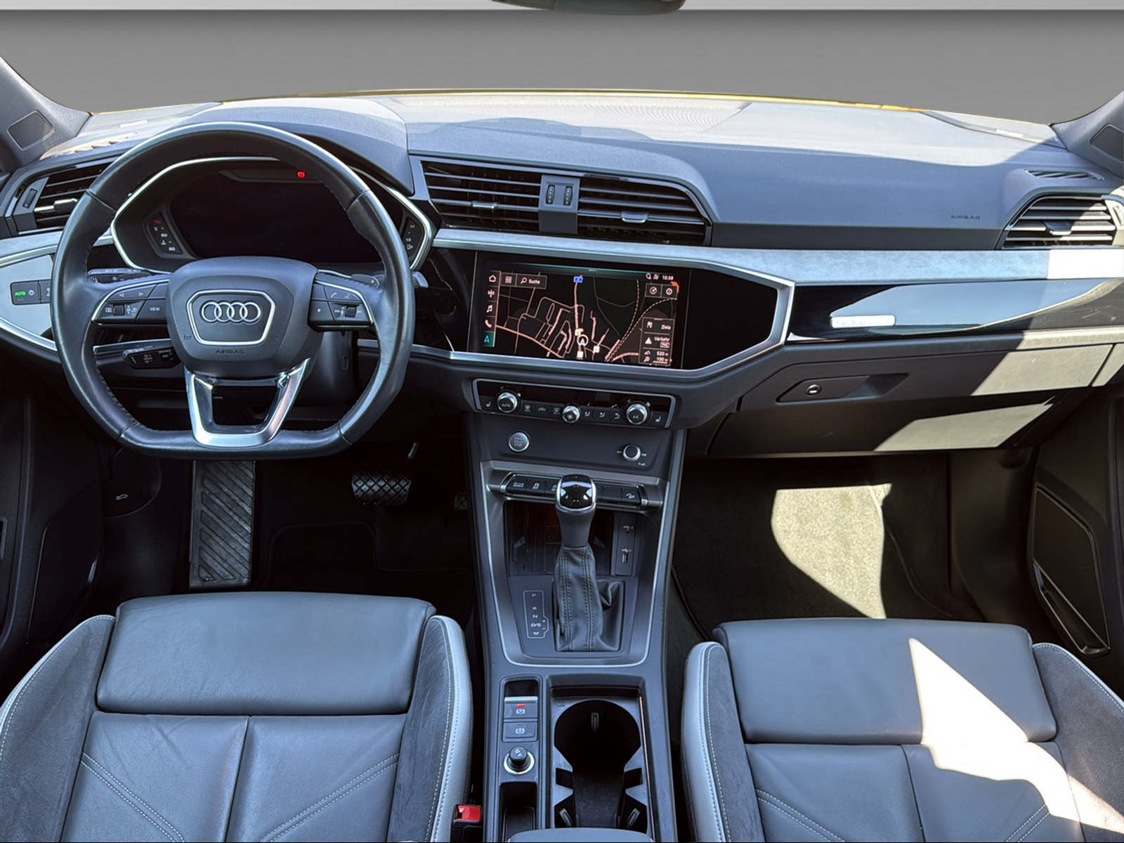 AUDI Q3 Sportback 2.0 45 TFSI S line quattro S-Tronic-image-15