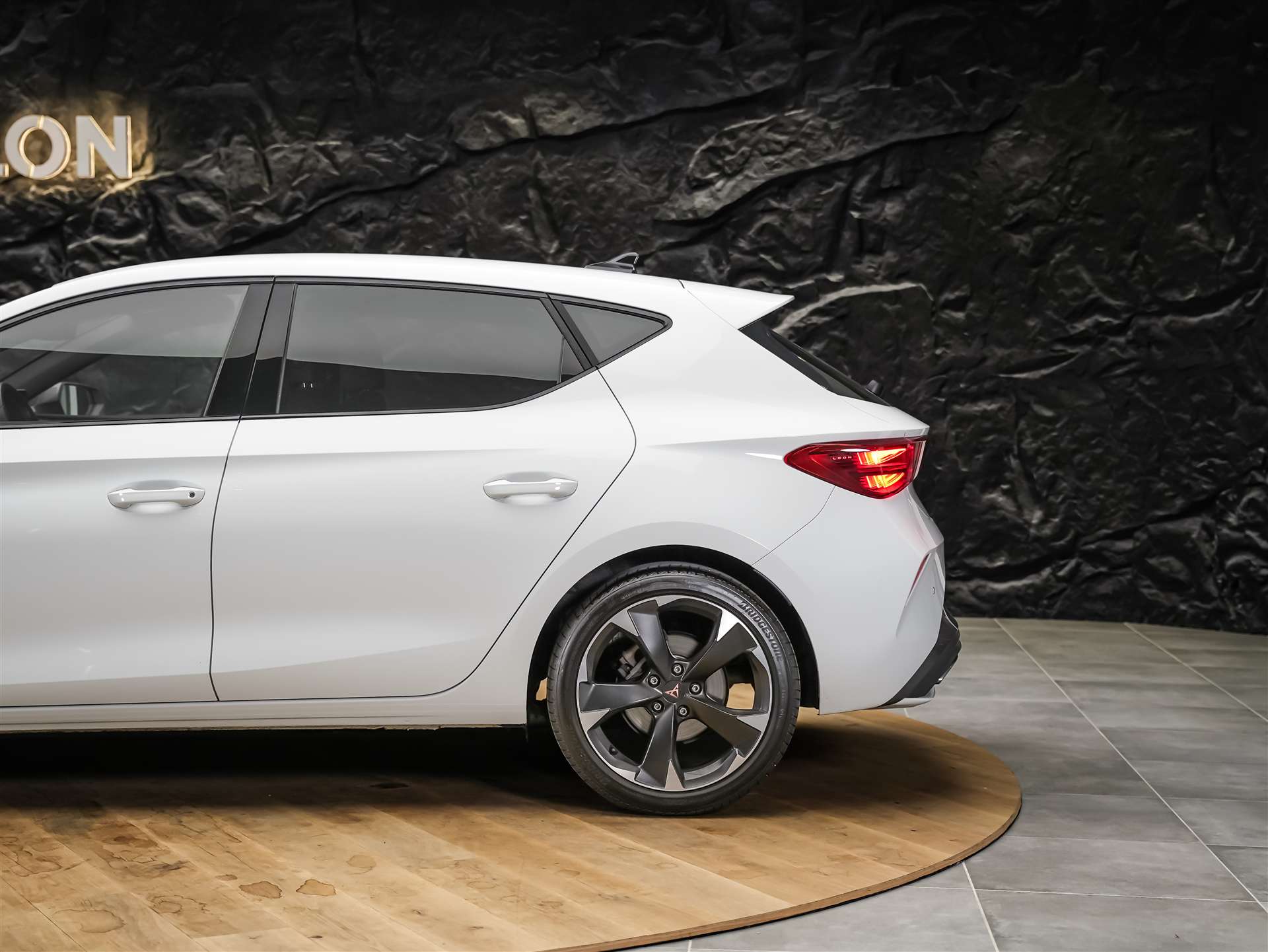 CUPRA LEON 2.0 TDI DSG *NEUES MODELL*Werksgarantie*Lenkradheizung*Assistenten*-image-17