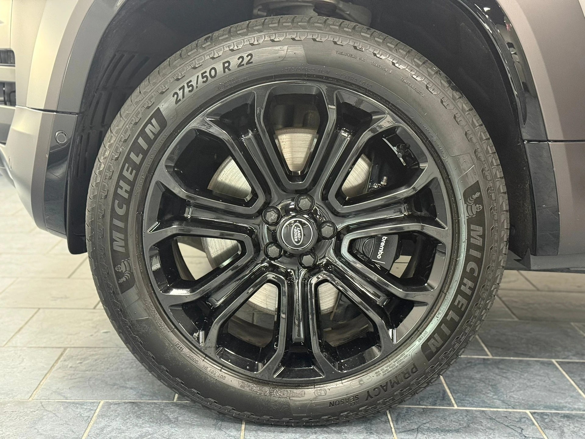 LAND ROVER Defender 110 635 V8 4.4 Octa AT8-image-31
