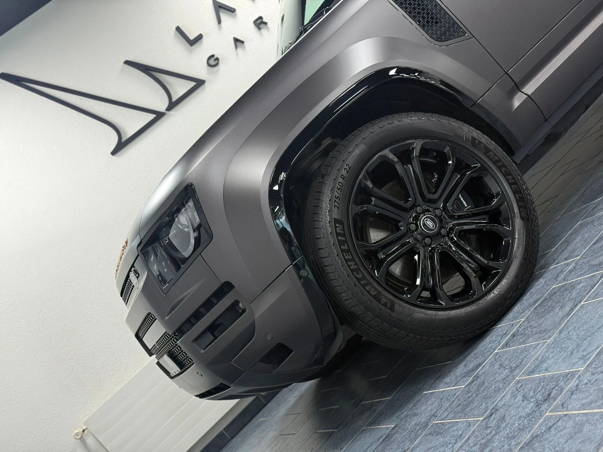 LAND ROVER Defender 110 635 V8 4.4 Octa AT8-image-7
