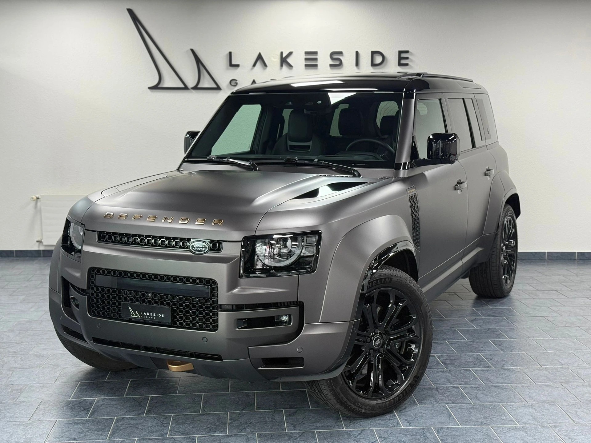 LAND ROVER Defender 110 635 V8 4.4 Octa AT8-image-6