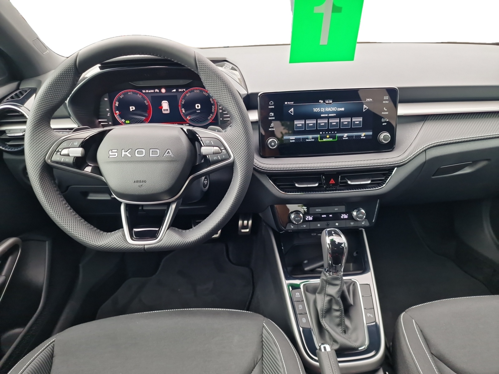 SKODA Fabia 1.5 TSI DSG 130 Years Edition-image-10