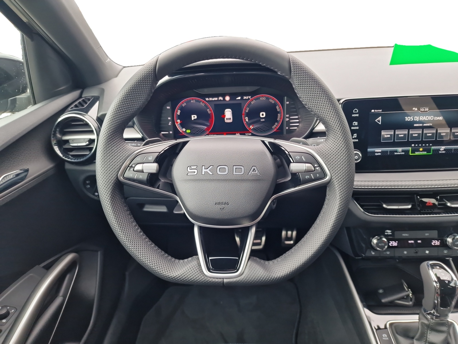 SKODA Fabia 1.5 TSI DSG 130 Years Edition-image-11