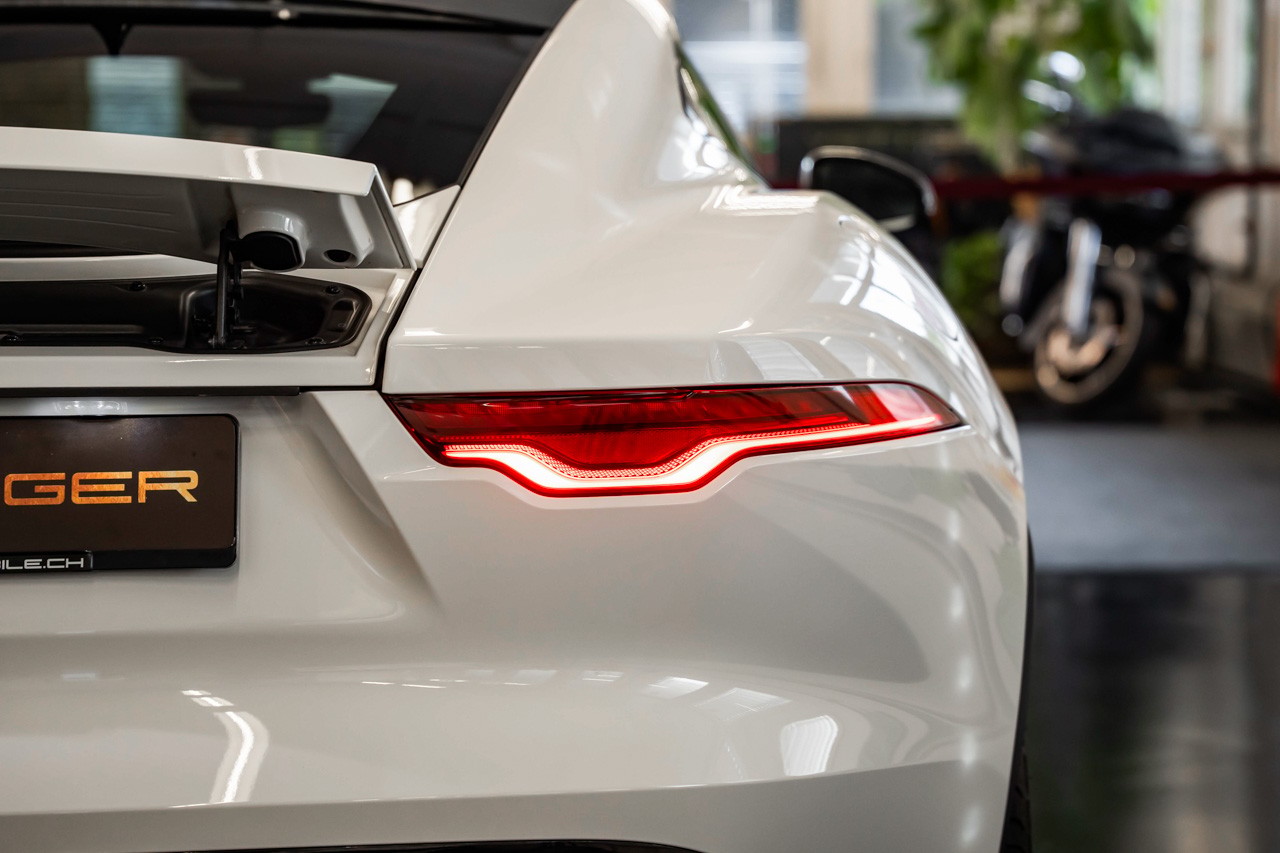 JAGUAR F-Type Coupé 2.0 I4 R-Dynamic Automatik-image-8